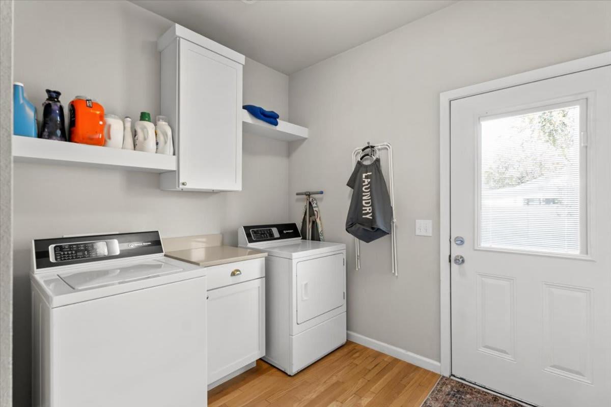 Spacious 3BR Getaway w Free Parking Pet Friendly