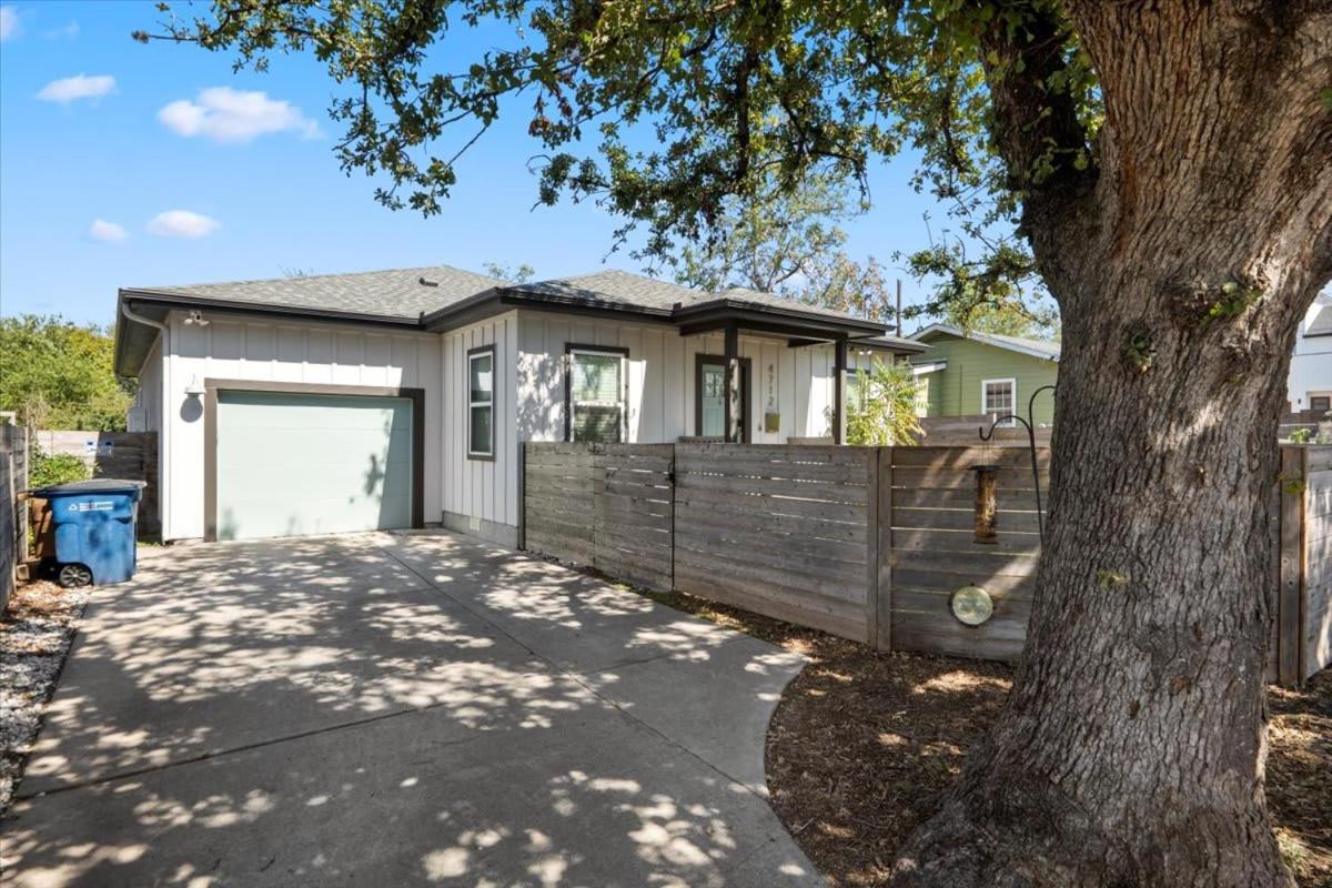 Spacious 3BR Getaway w Free Parking Pet Friendly