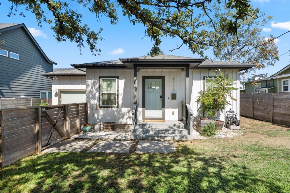 Spacious 3BR Getaway w Free Parking Pet Friendly