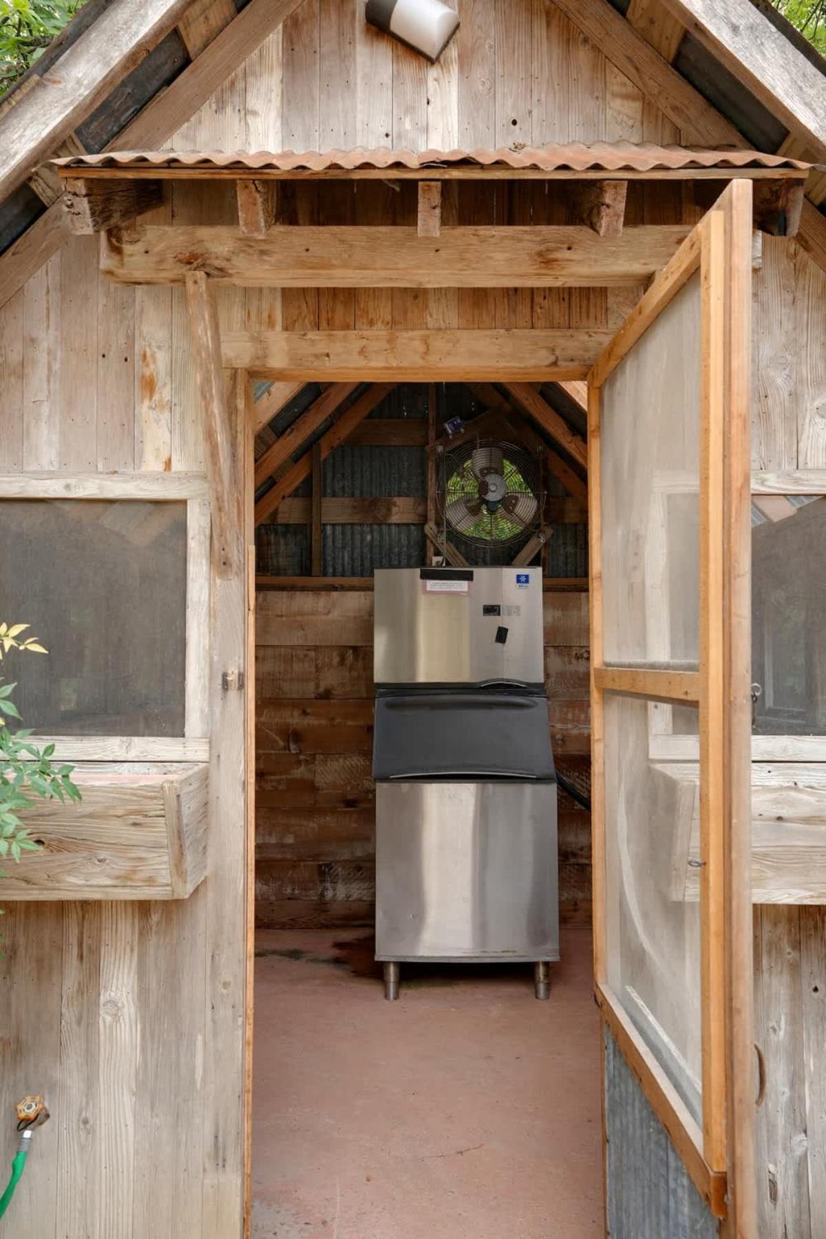 Life is Gruene-Riverfront Luxury-1Mi To GrueneHall