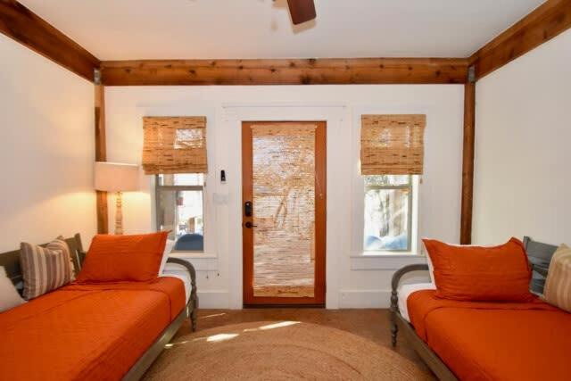 Life is Gruene-Riverfront Luxury-1Mi To GrueneHall
