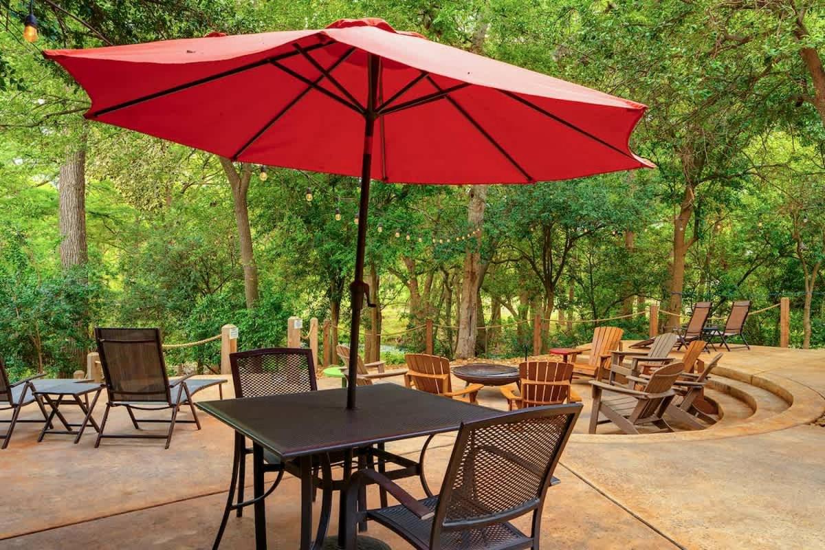 Life is Gruene-Riverfront Luxury-1Mi To GrueneHall