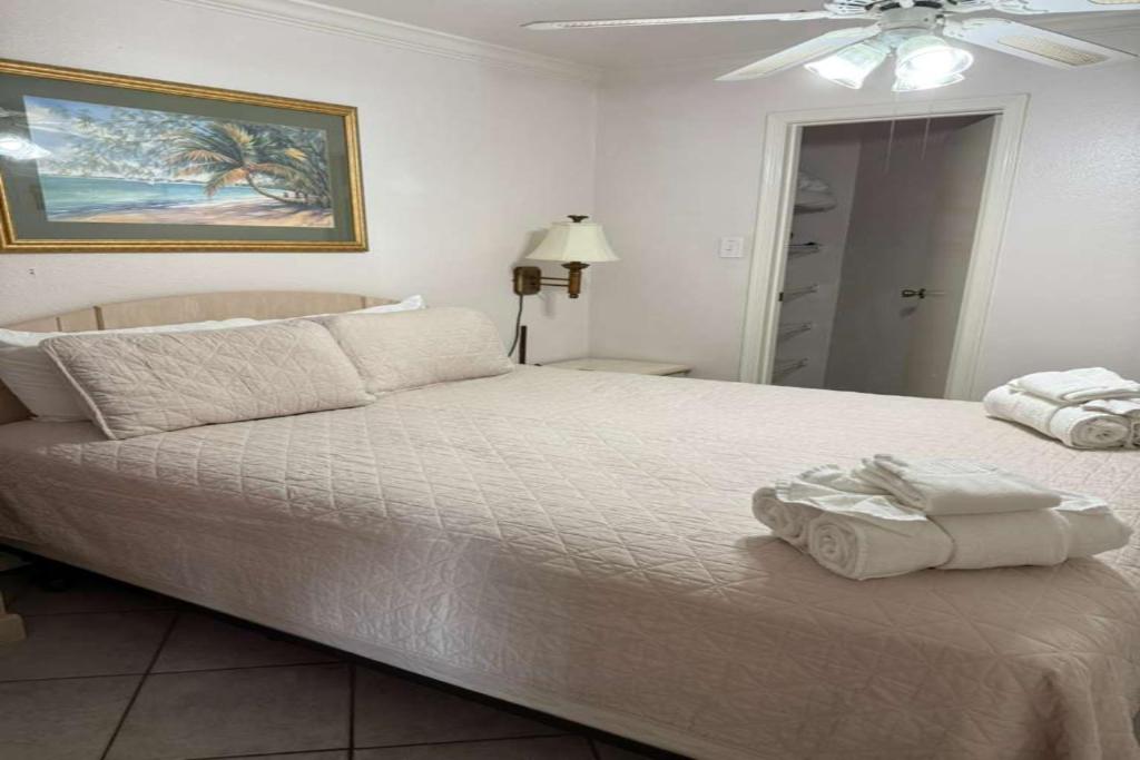 Ocean View - Hot Tubs - Heated Pool - Gym - Tennis ct - Shoreline Stays 22