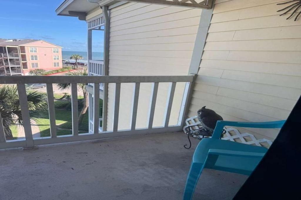 Ocean & Pool View - Top Floor - 2 Pools - Hot Tub - GYM - Tennis ct - SS03
