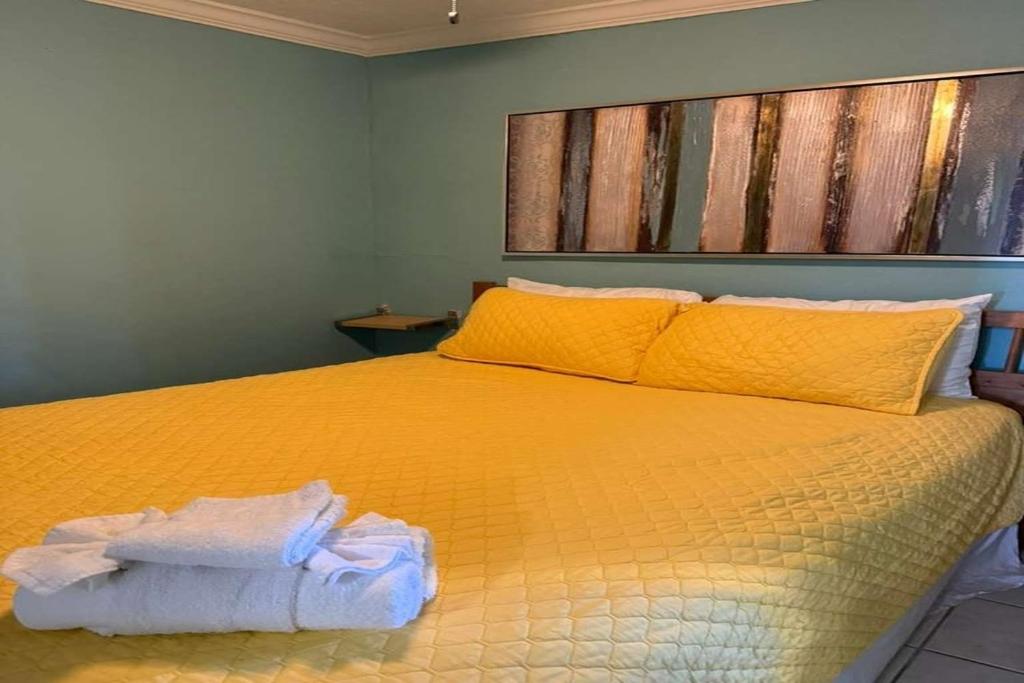 Ocean Views - Heated Pool - Hot Tub - Corner Unit - steps to beach - SS 29