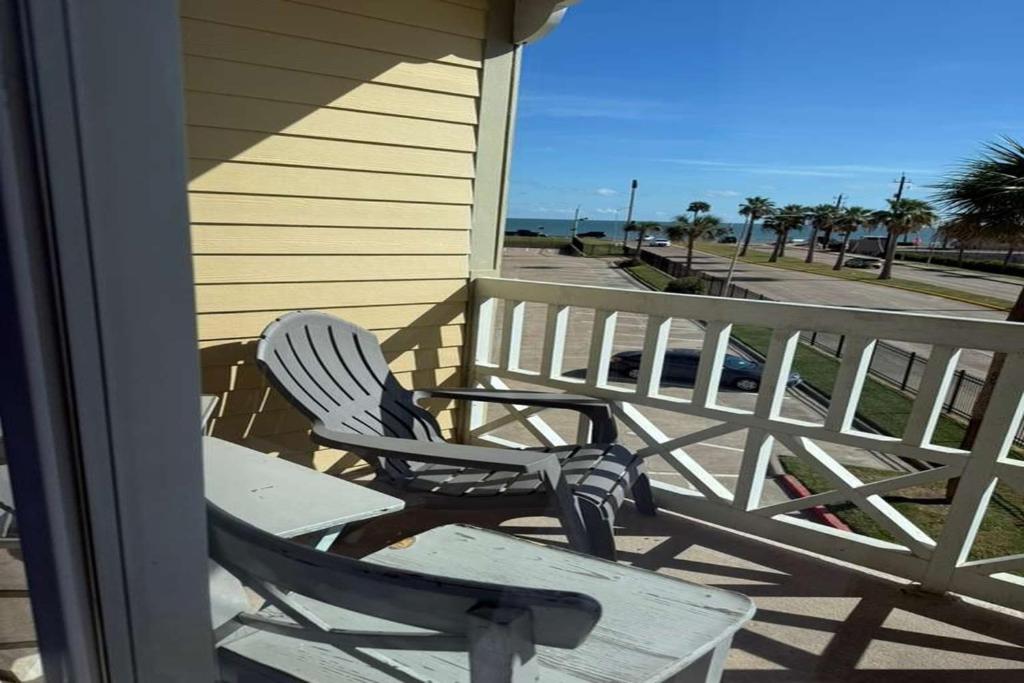Ocean Views - Heated Pool - Hot Tub - Corner Unit - steps to beach - SS 29