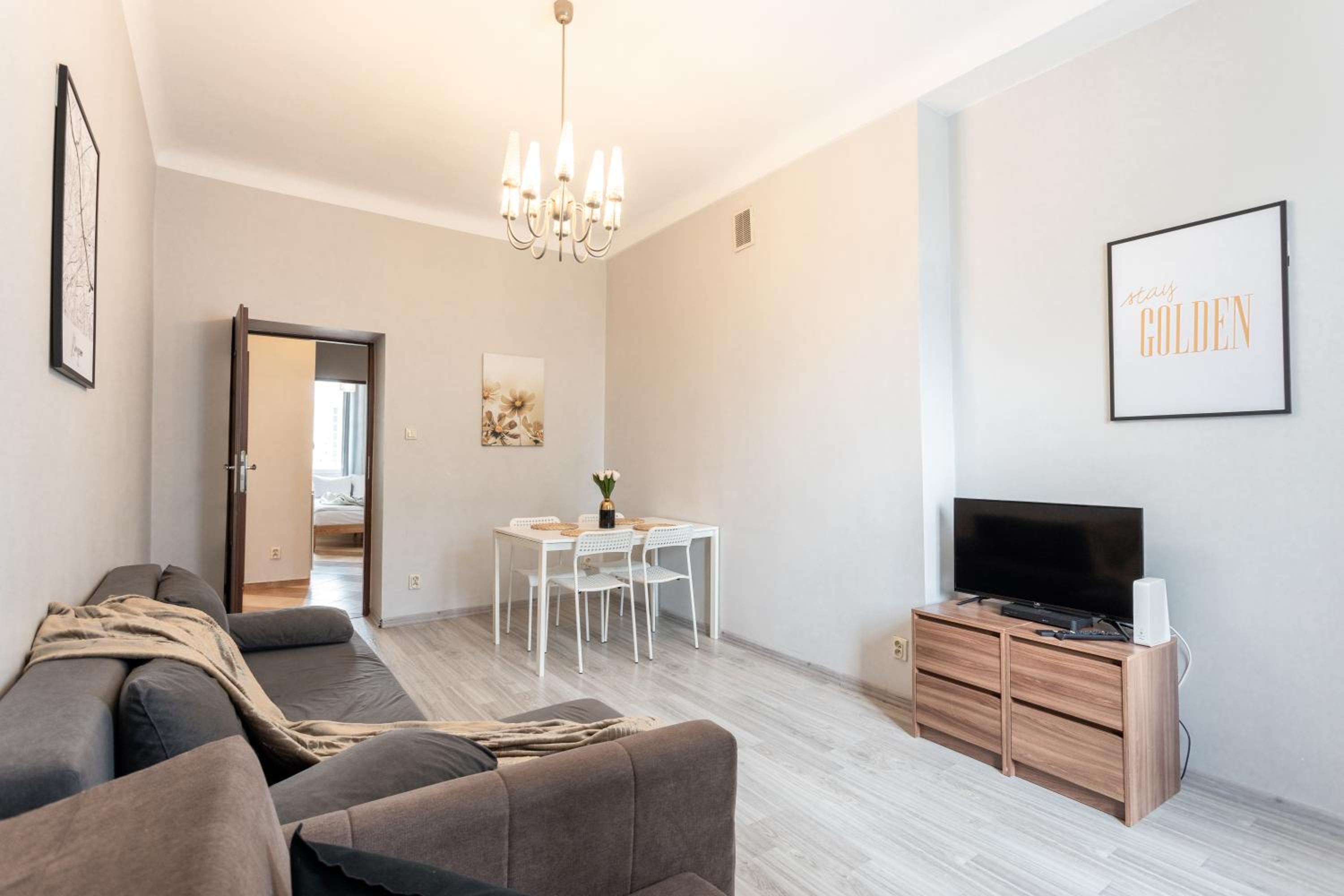 Urban Chic - Comfortable 2-Bedroom in City Center, Marszałkowska