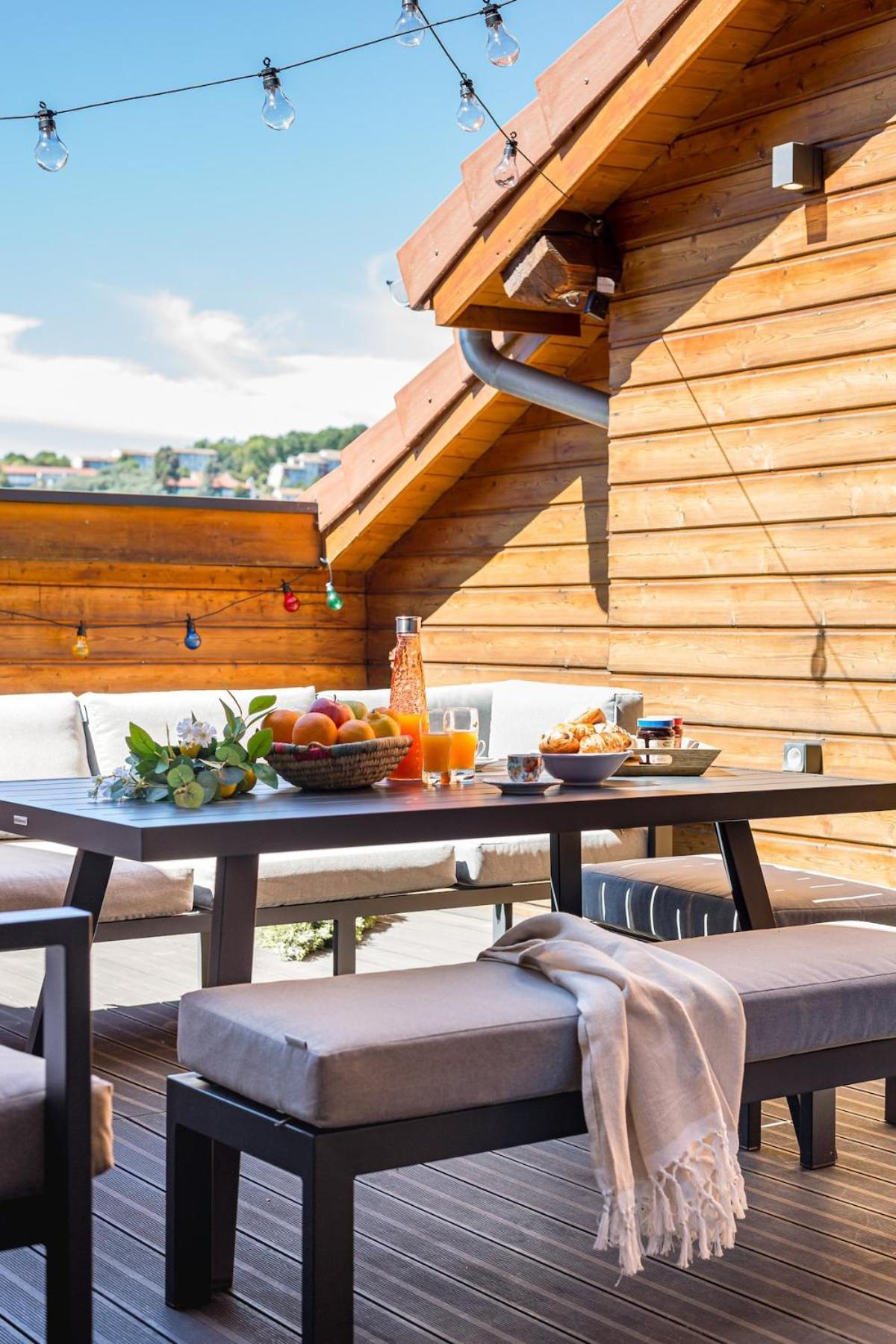 Le Rooftop Loft premium 3 chambres avec terrasse & parking en centre-ville de Saint-Étienne