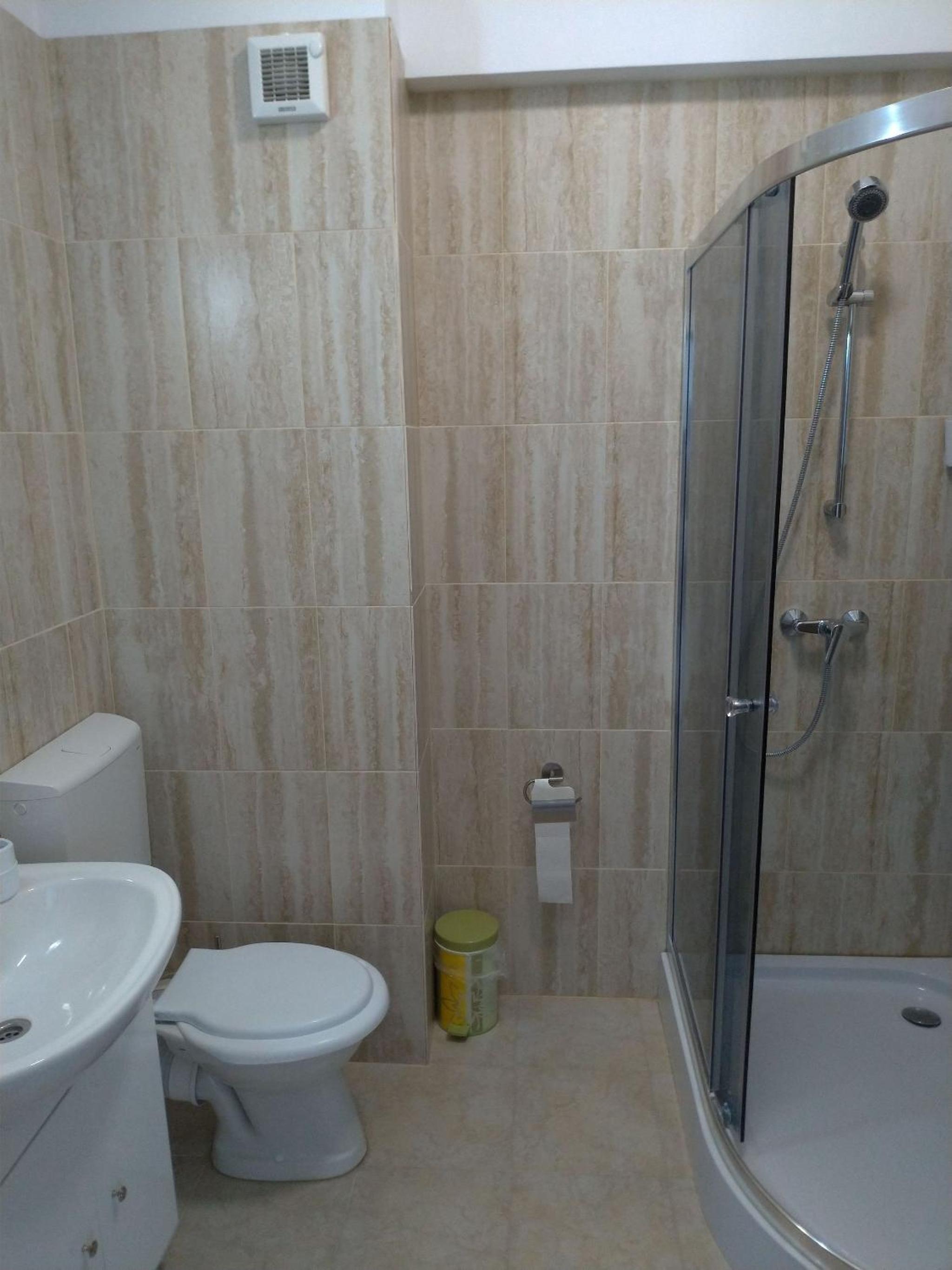 2 rooms apartment, max 5 adults, splendid view on the beach and the sea