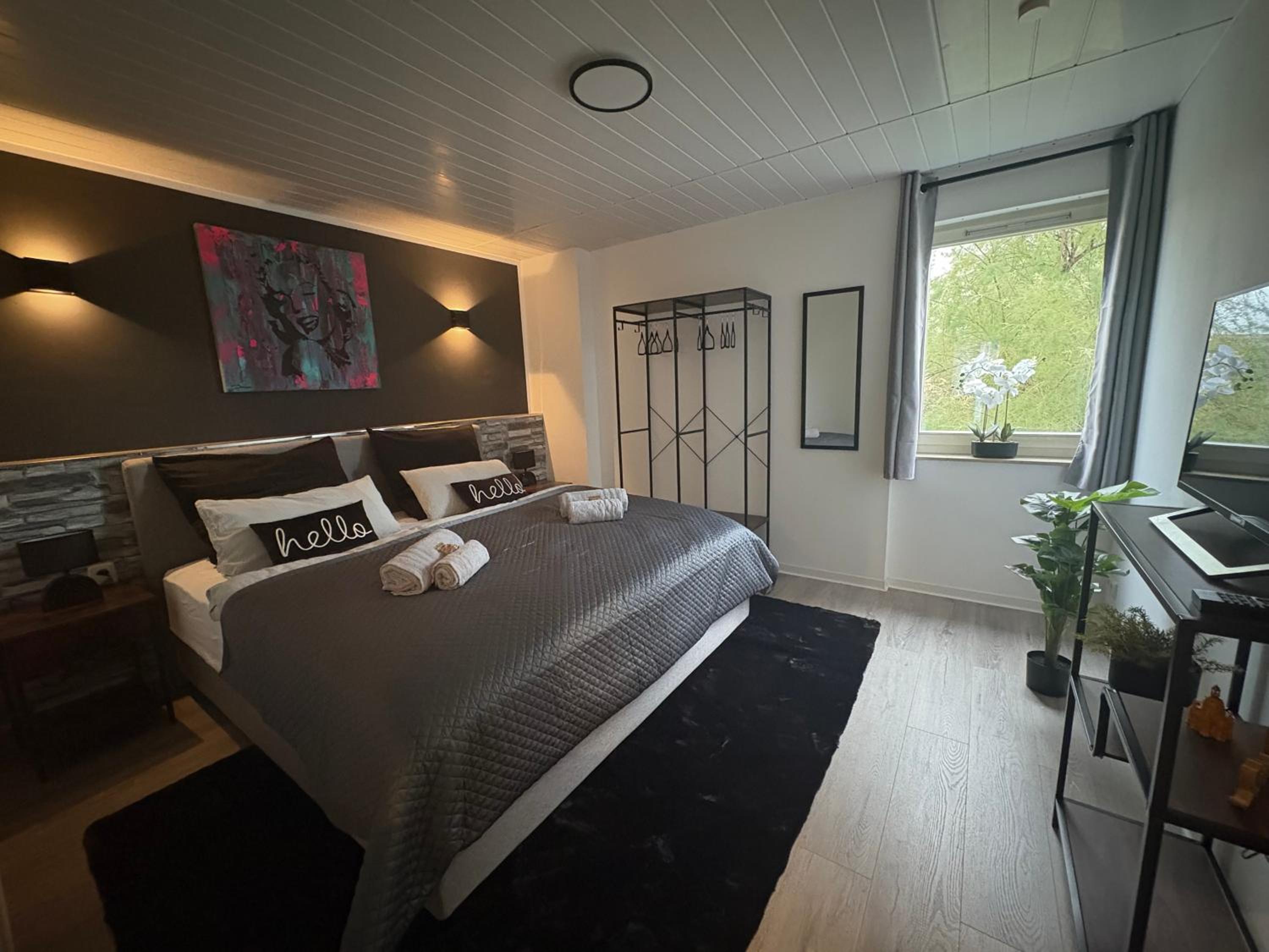 NEU Große und gemütliche Ferienwohnung in Dresden I Kamin I ruhige Sonnenterrasse I Parkplatz kostenfrei