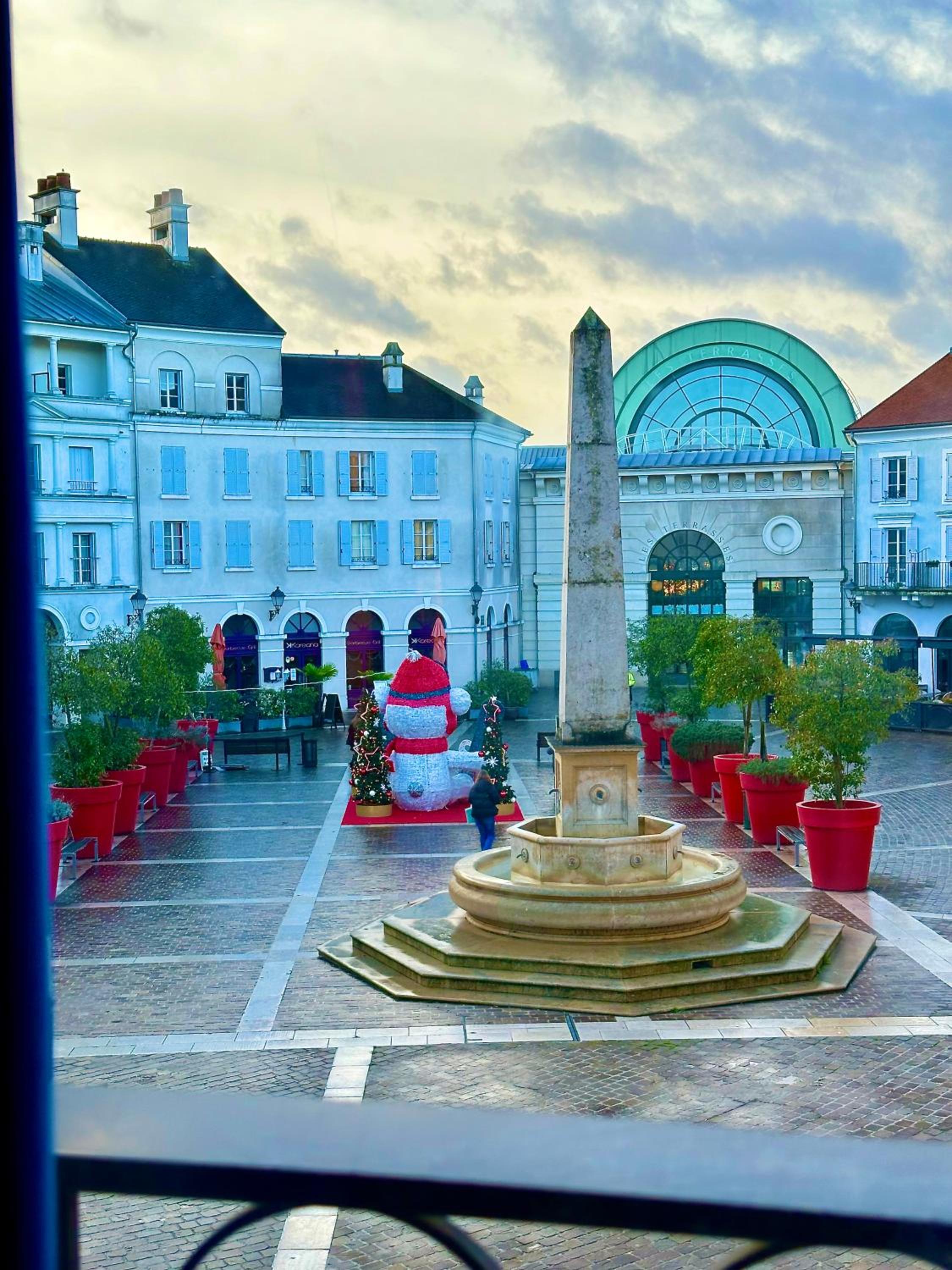Apt Place de Toscane - 4min Disneyland-PARIS