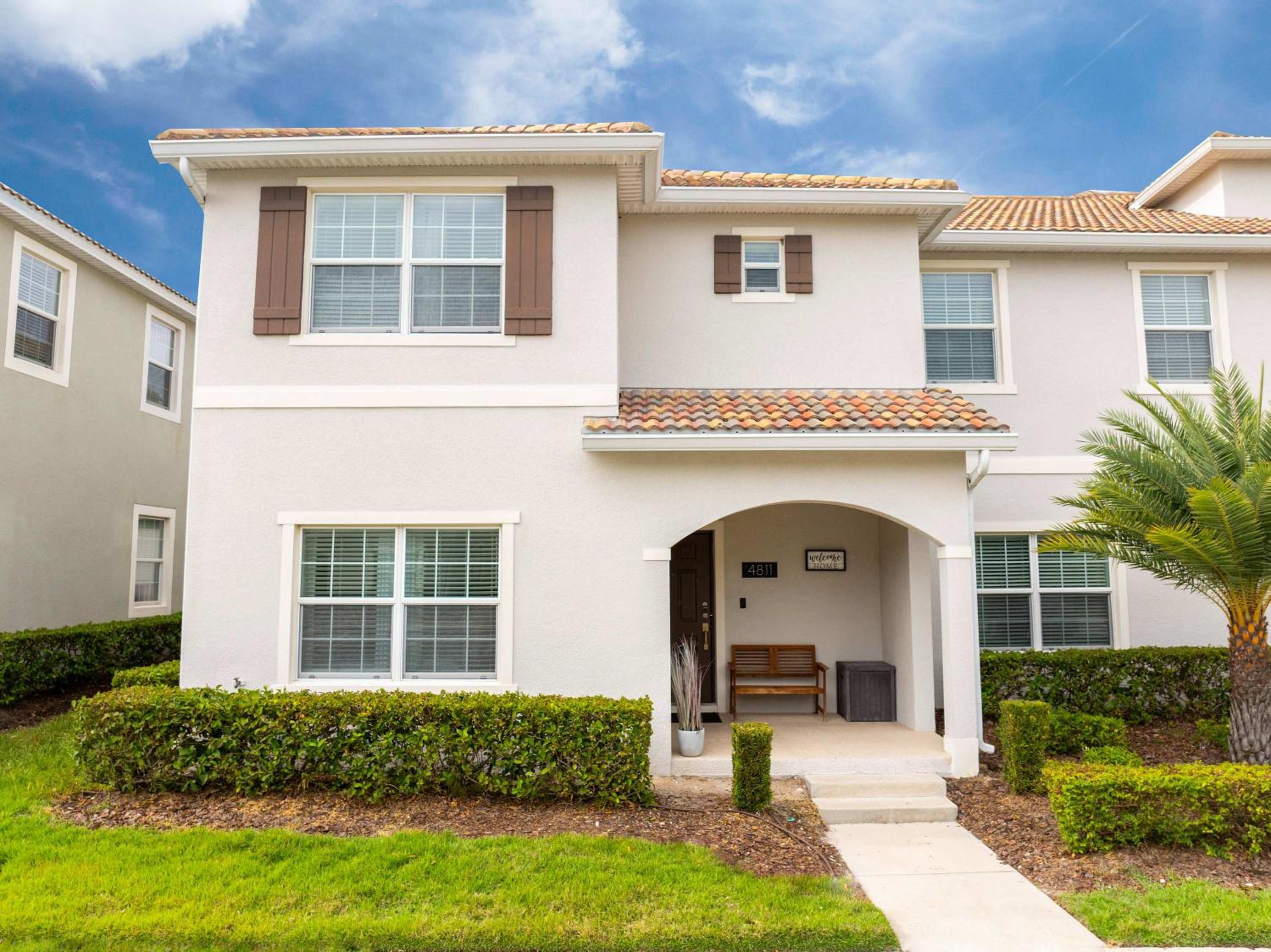 Vibrant 5Bd w Private Pool & Waterpark at Storey Lake 4811M