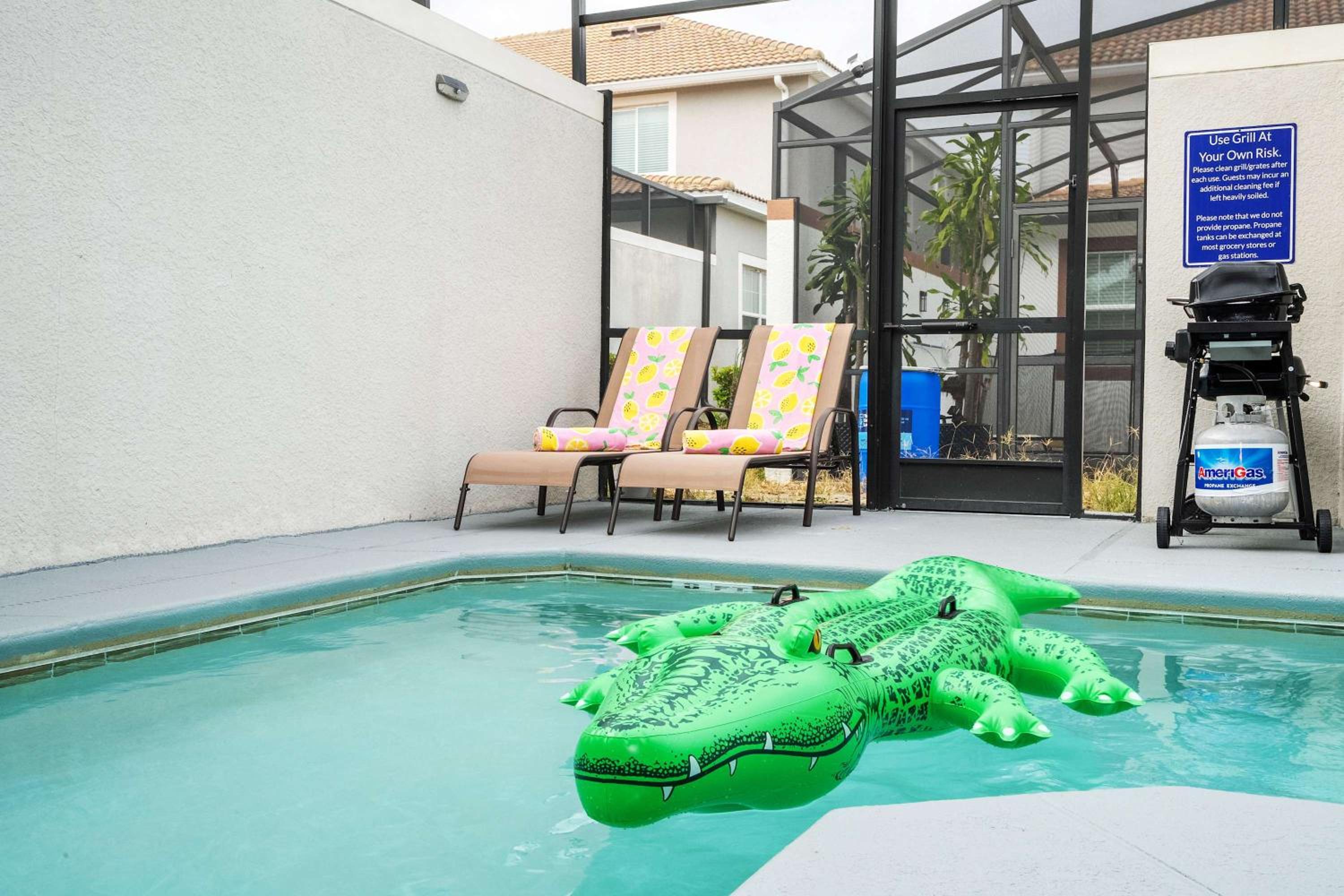 Vibrant 5Bd w Private Pool & Waterpark at Storey Lake 4811M