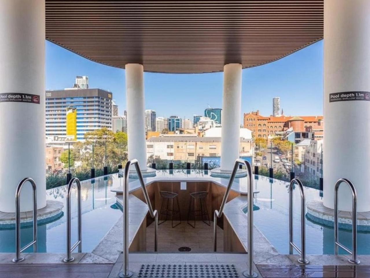 Fortitude Valley 1BRM with Skyline Views