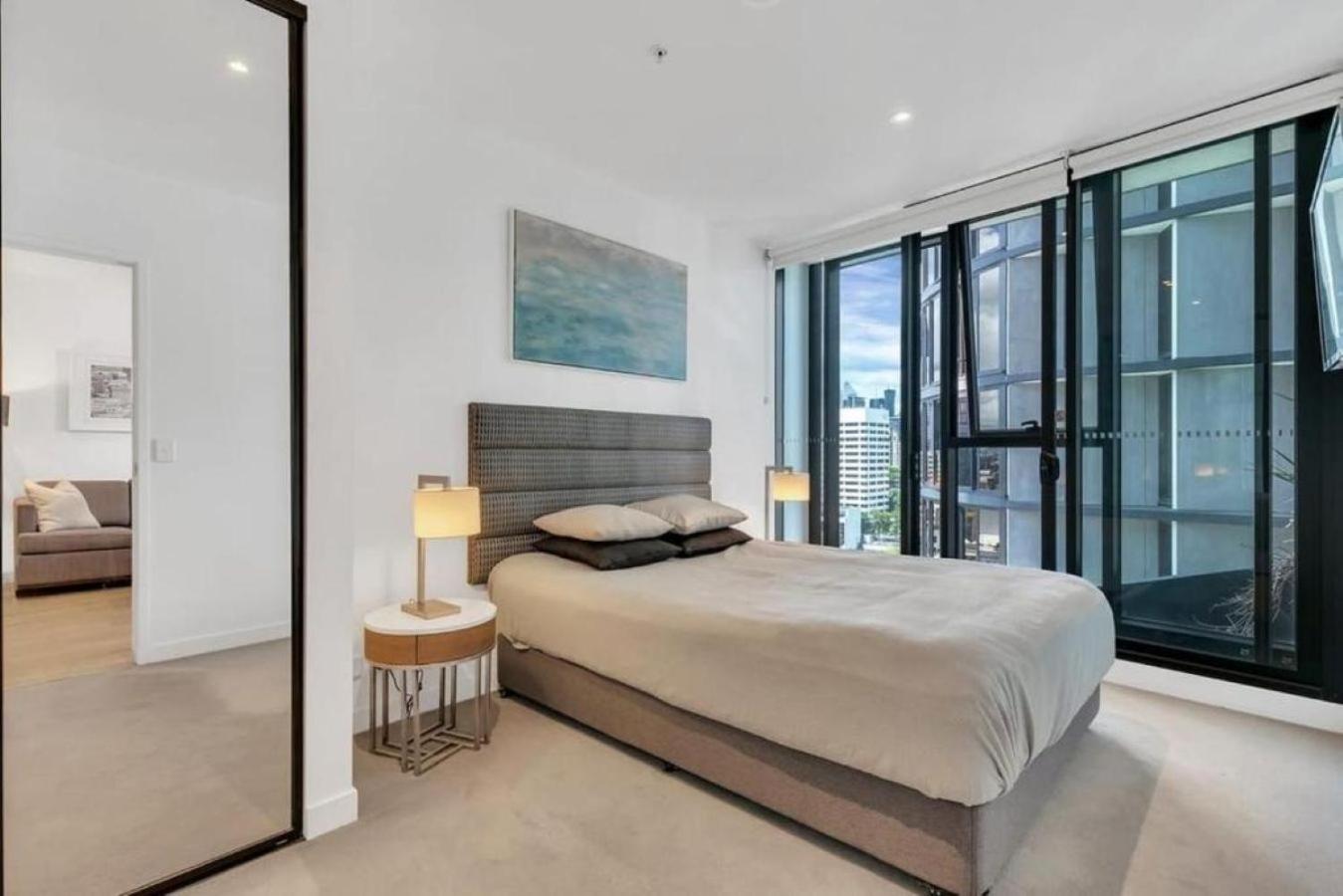 Fortitude Valley 1BRM with Skyline Views