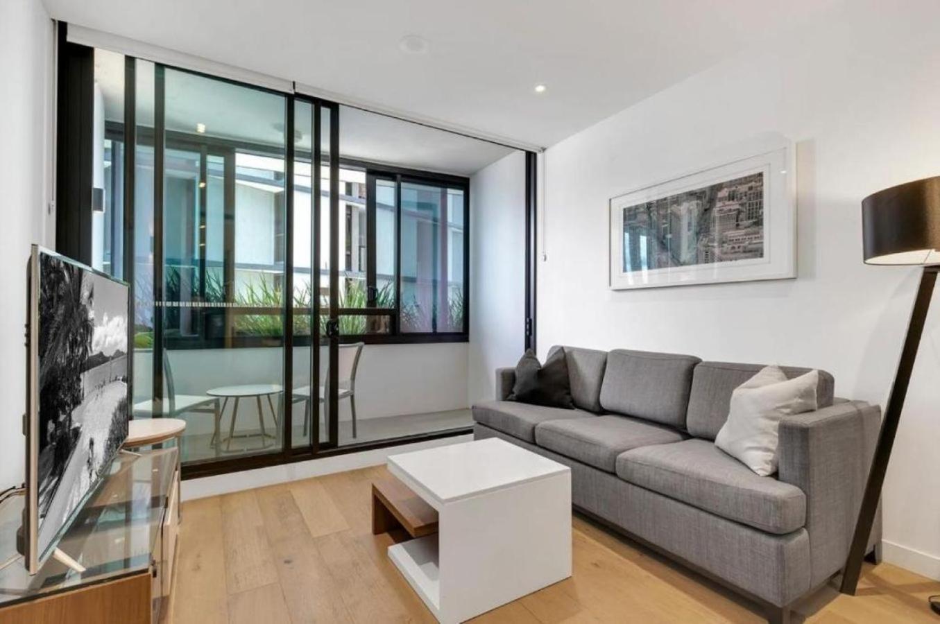 Fortitude Valley 1BRM with Skyline Views
