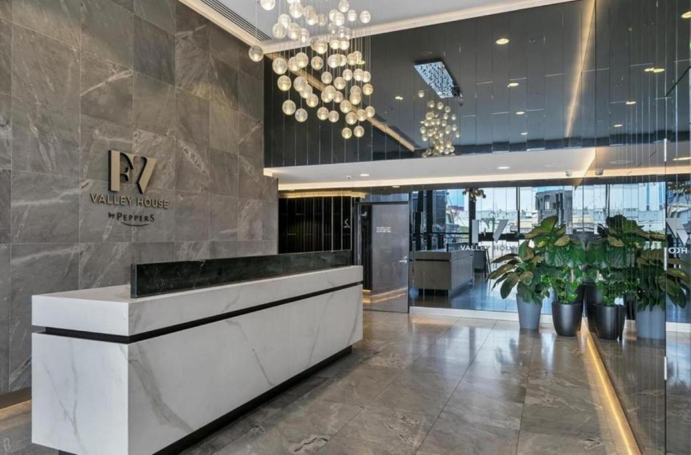 Fortitude Valley 1BRM with Skyline Views