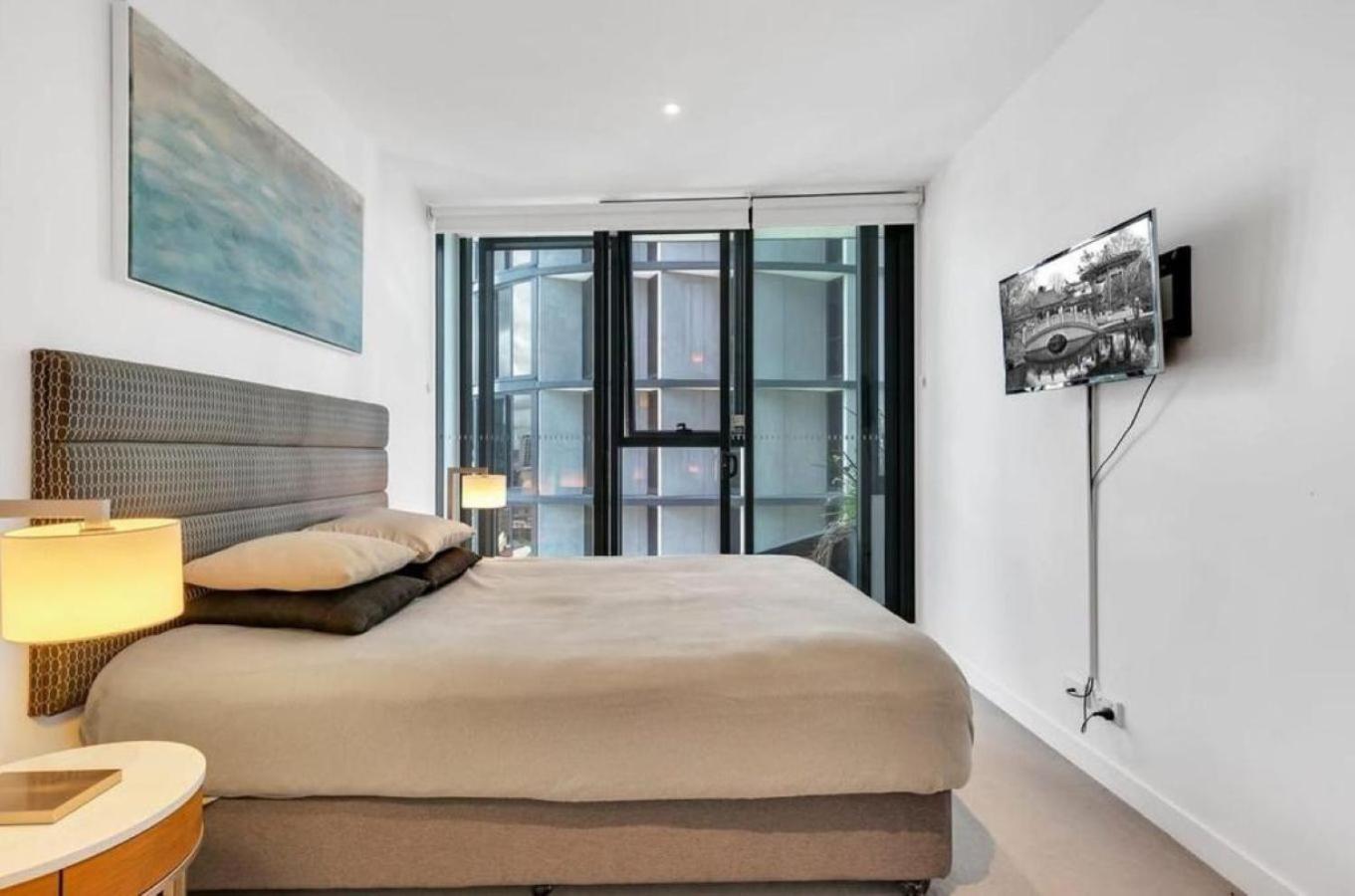 Fortitude Valley 1BRM with Skyline Views