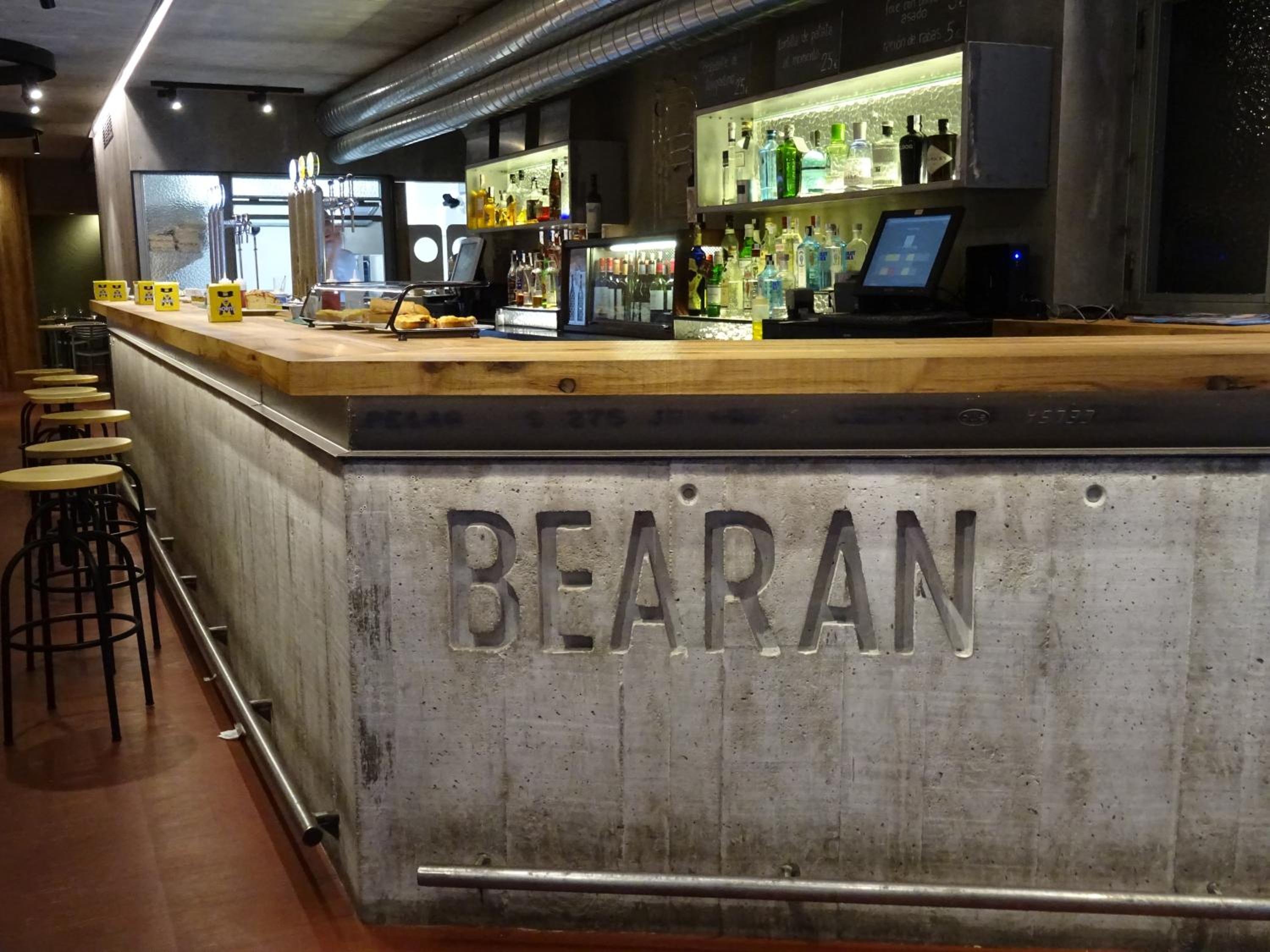 Bearan Bar & Rooms