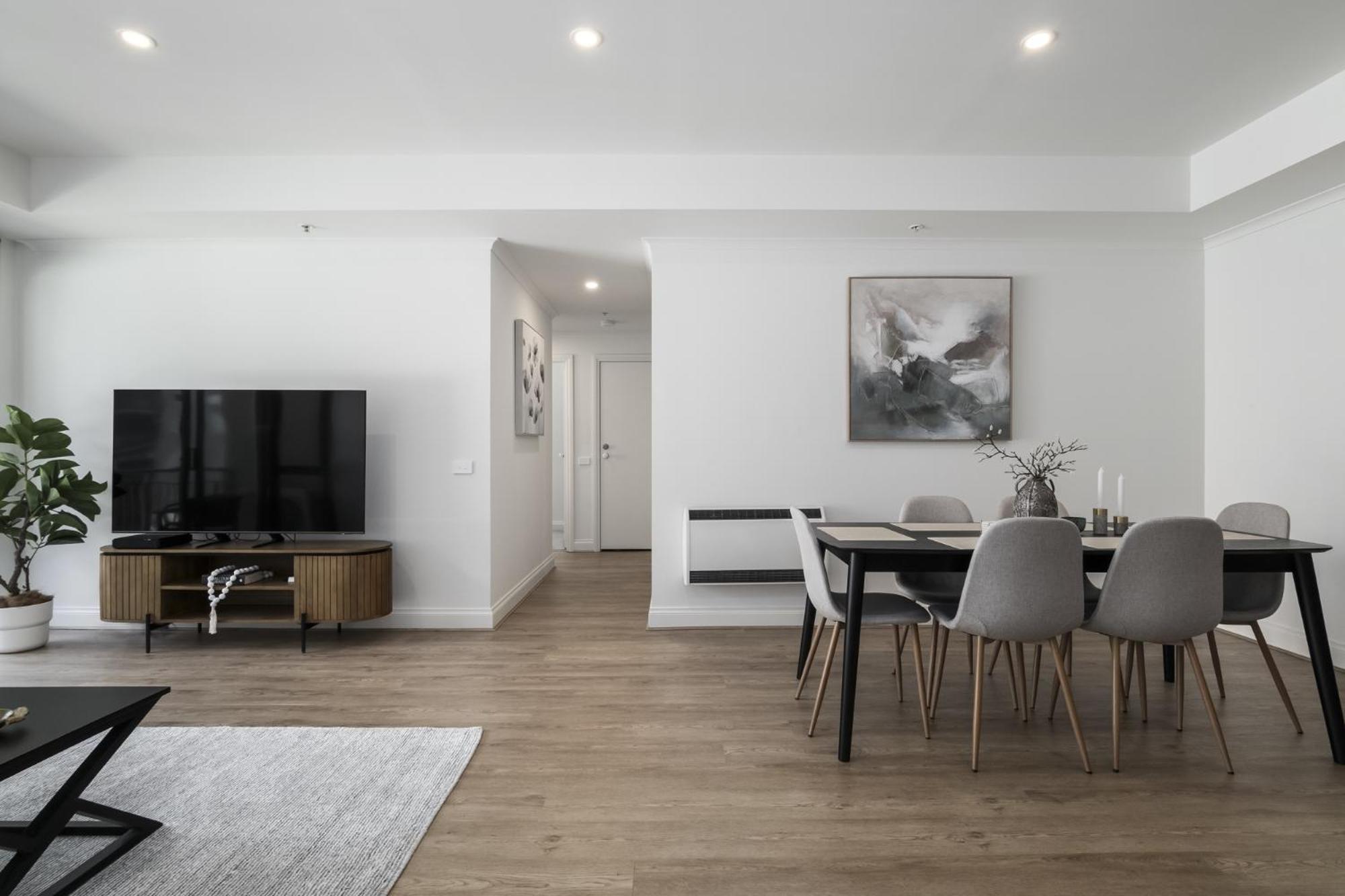 Spacious 3-Bed Apartment in Melbourne CBD