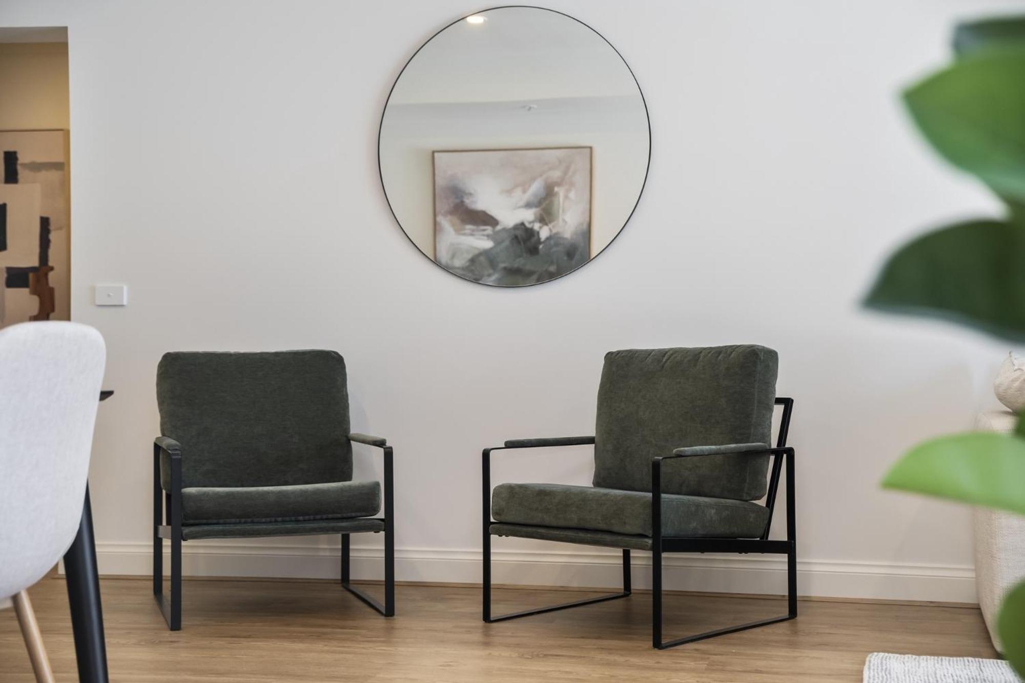 Spacious 3-Bed Apartment in Melbourne CBD