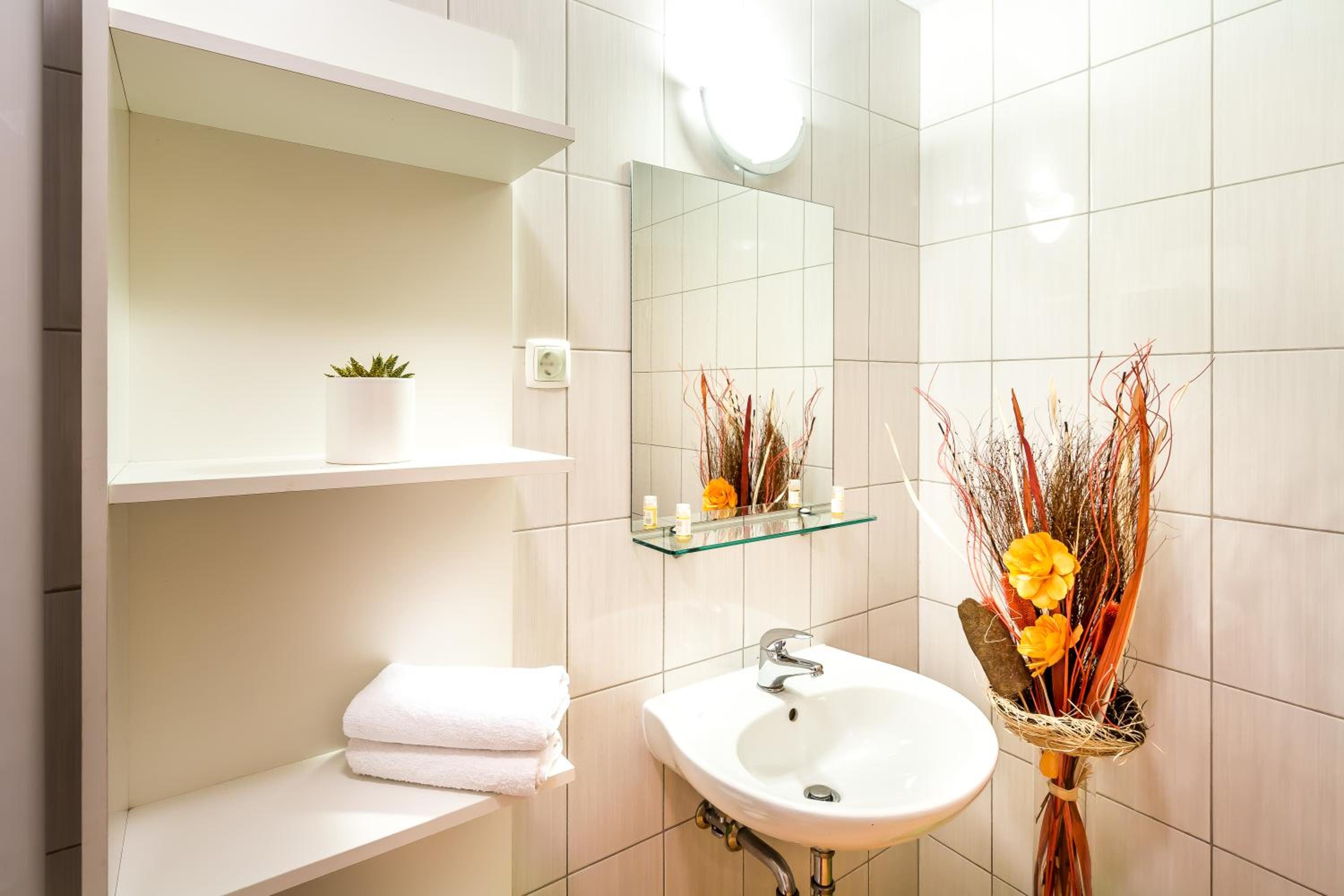 Rooms & Apartments Kepic, AIRPORT accomodation