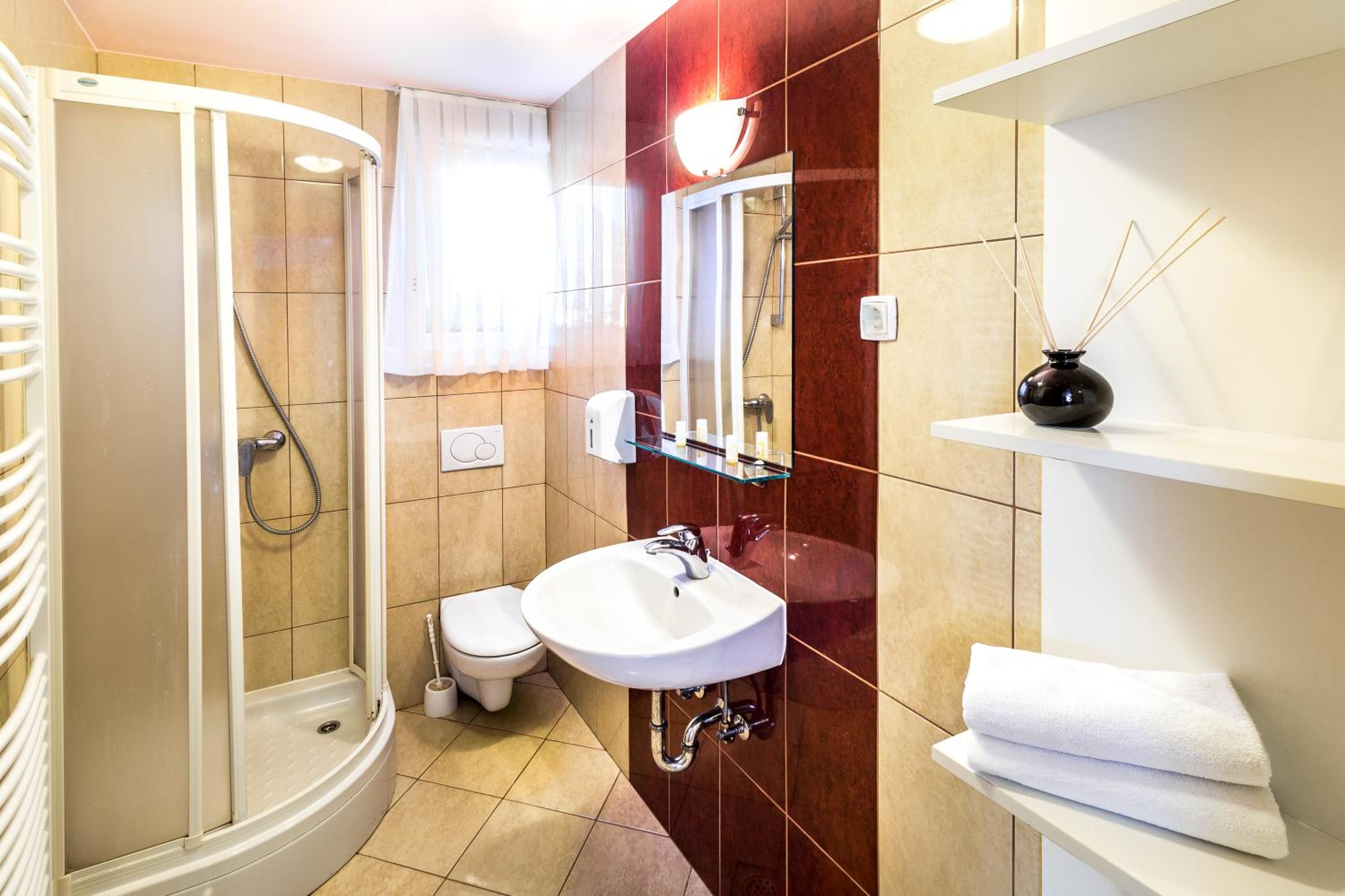 Rooms & Apartments Kepic, AIRPORT accomodation