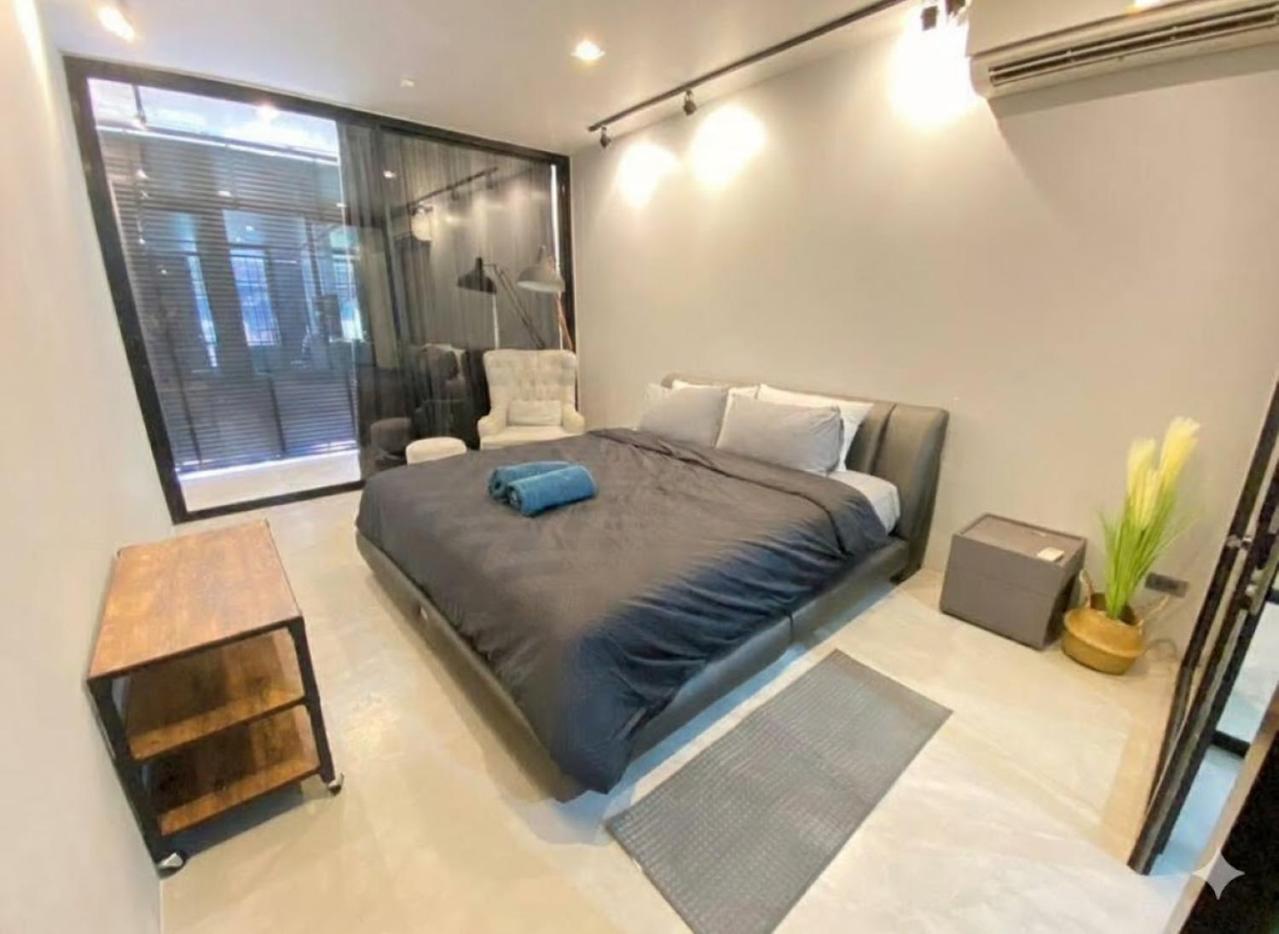 SelfCheckIn TownHome in Charoen Nakhorn 60 near BTS Iconsiam Asiatique and Chaophraya River Maximum 4 Guests