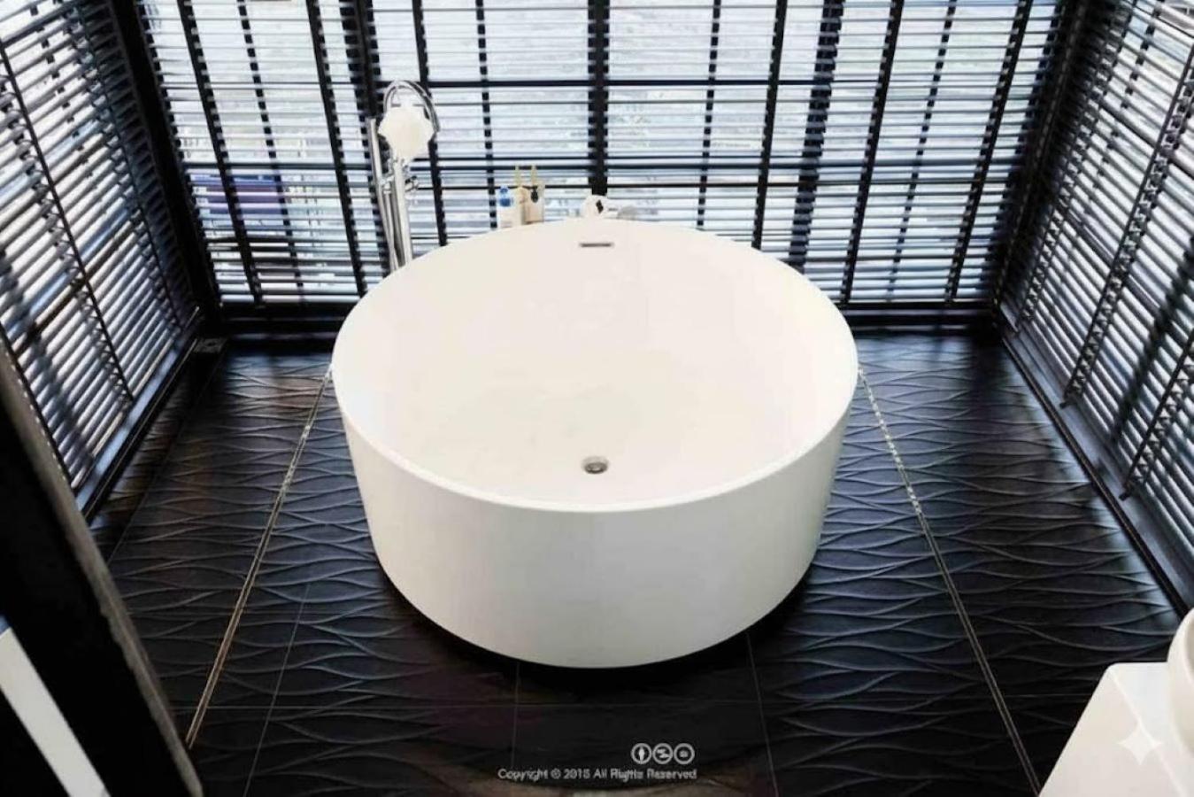 SelfCheckIn TownHome in Charoen Nakhorn 60 near BTS Iconsiam Asiatique and Chaophraya River Maximum 4 Guests