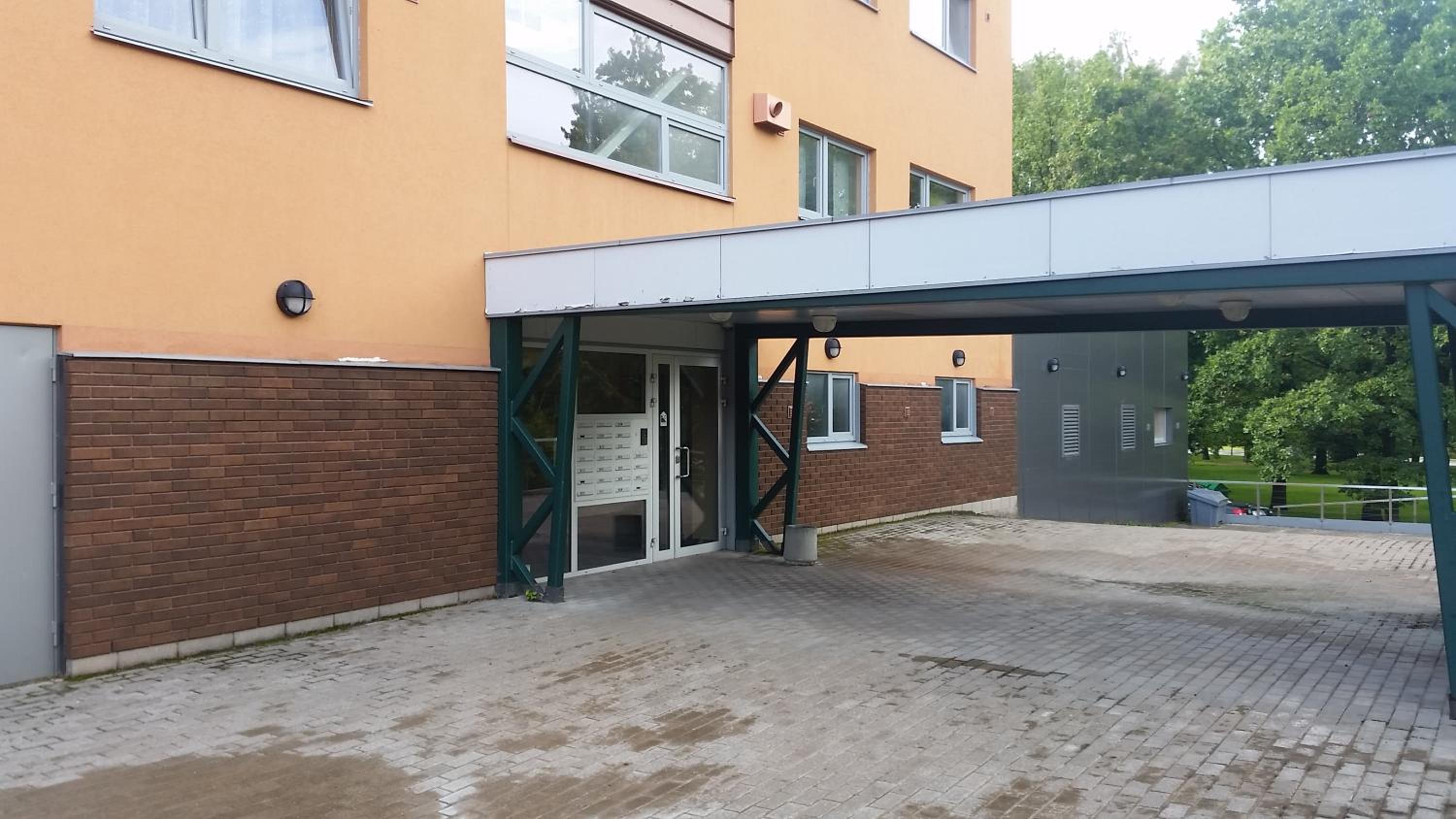 Photo 12