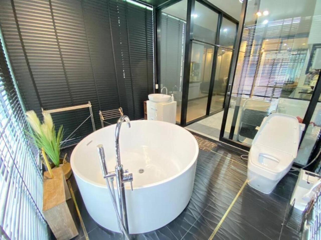 SelfCheckIn TownHome in Charoen Nakhorn 60 near BTS Iconsiam Asiatique and Chaophraya River Maximum 4 Guests