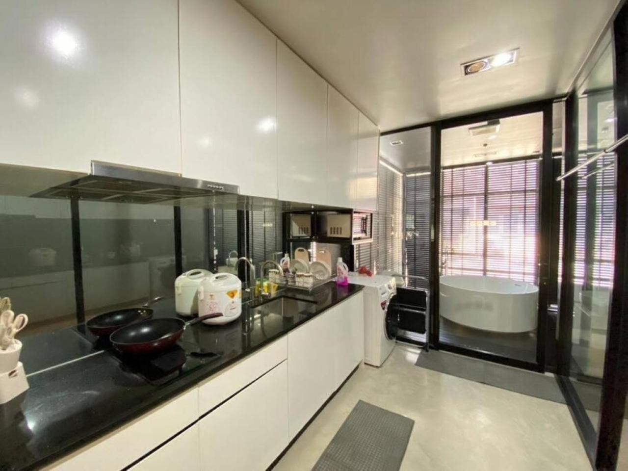 SelfCheckIn TownHome in Charoen Nakhorn 60 near BTS Iconsiam Asiatique and Chaophraya River Maximum 4 Guests