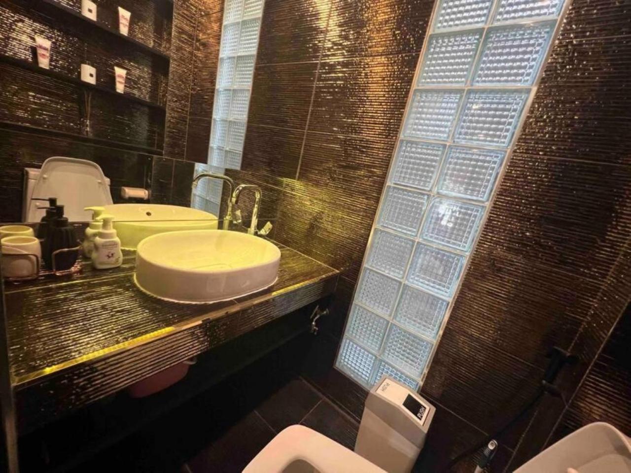 SelfCheckIn TownHome in Charoen Nakhorn 60 near BTS Iconsiam Asiatique and Chaophraya River Maximum 4 Guests