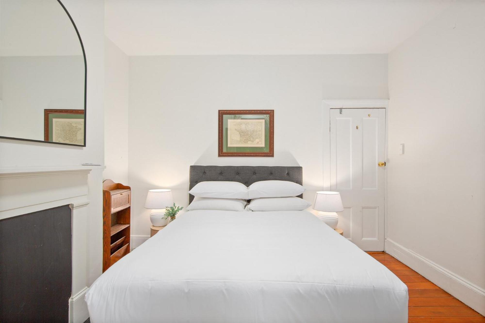 Stylish 2-Bed House with Private Courtyard