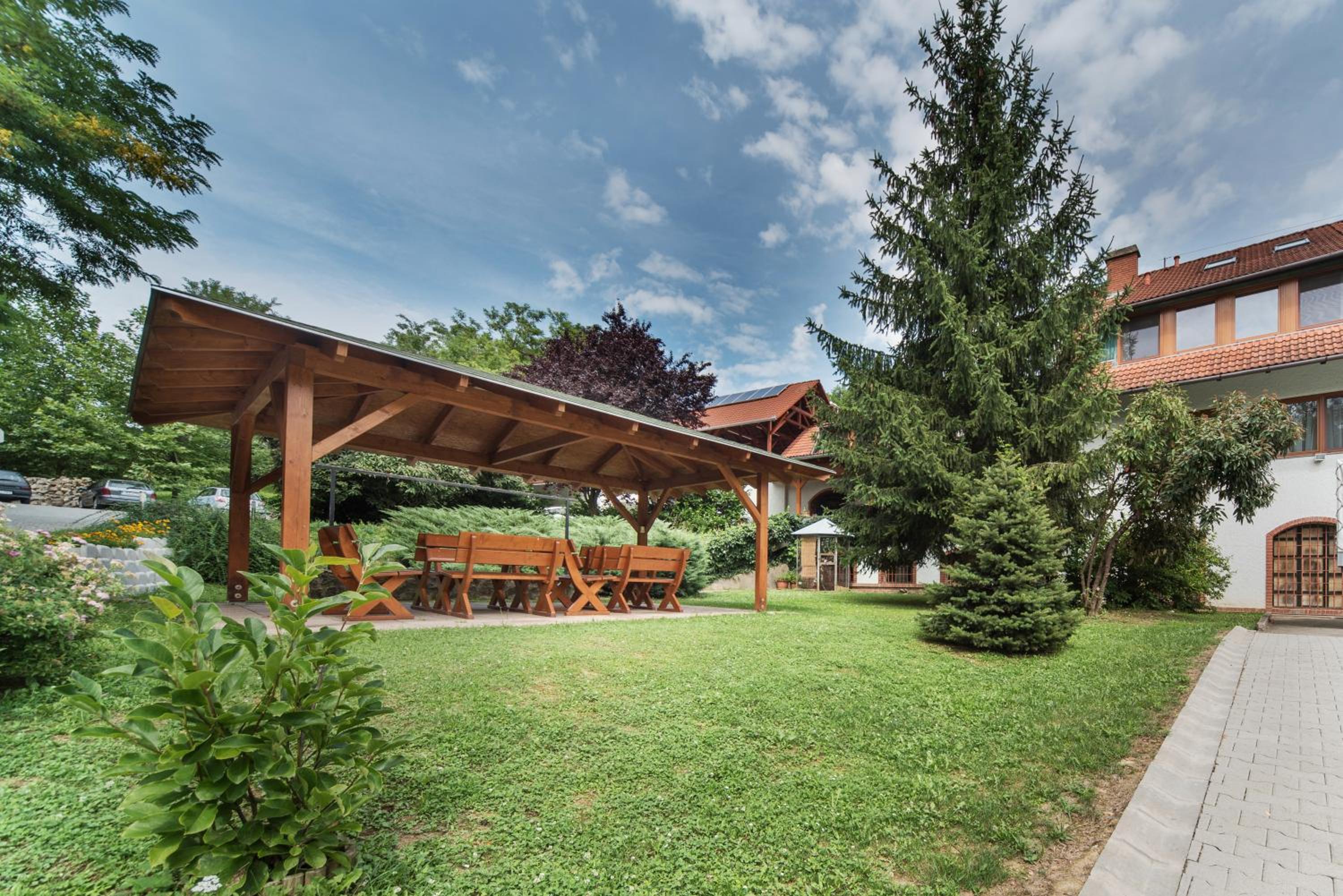 Hetényi Apartmanház és Birtok