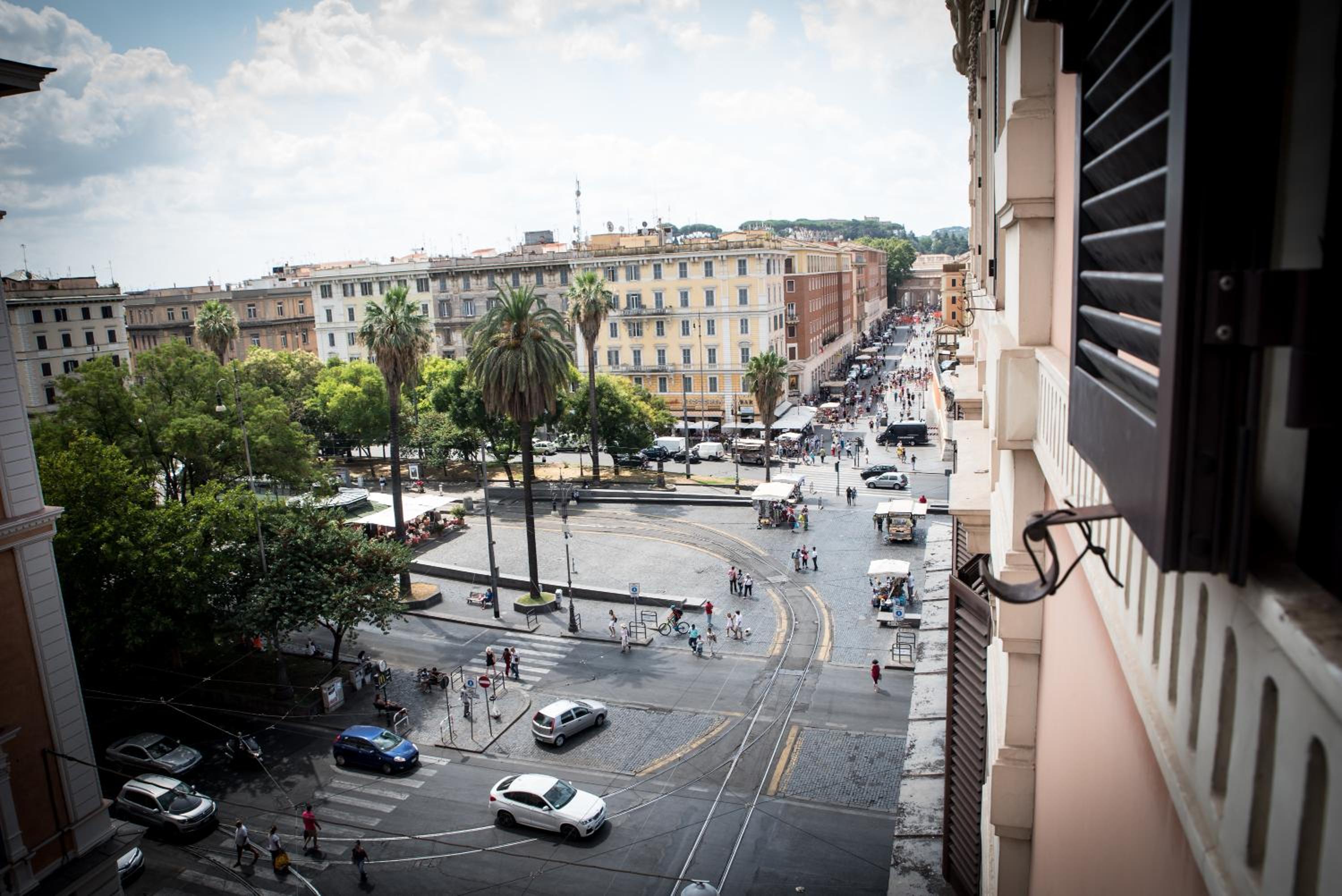 Chat&Chill Vatican Apartment