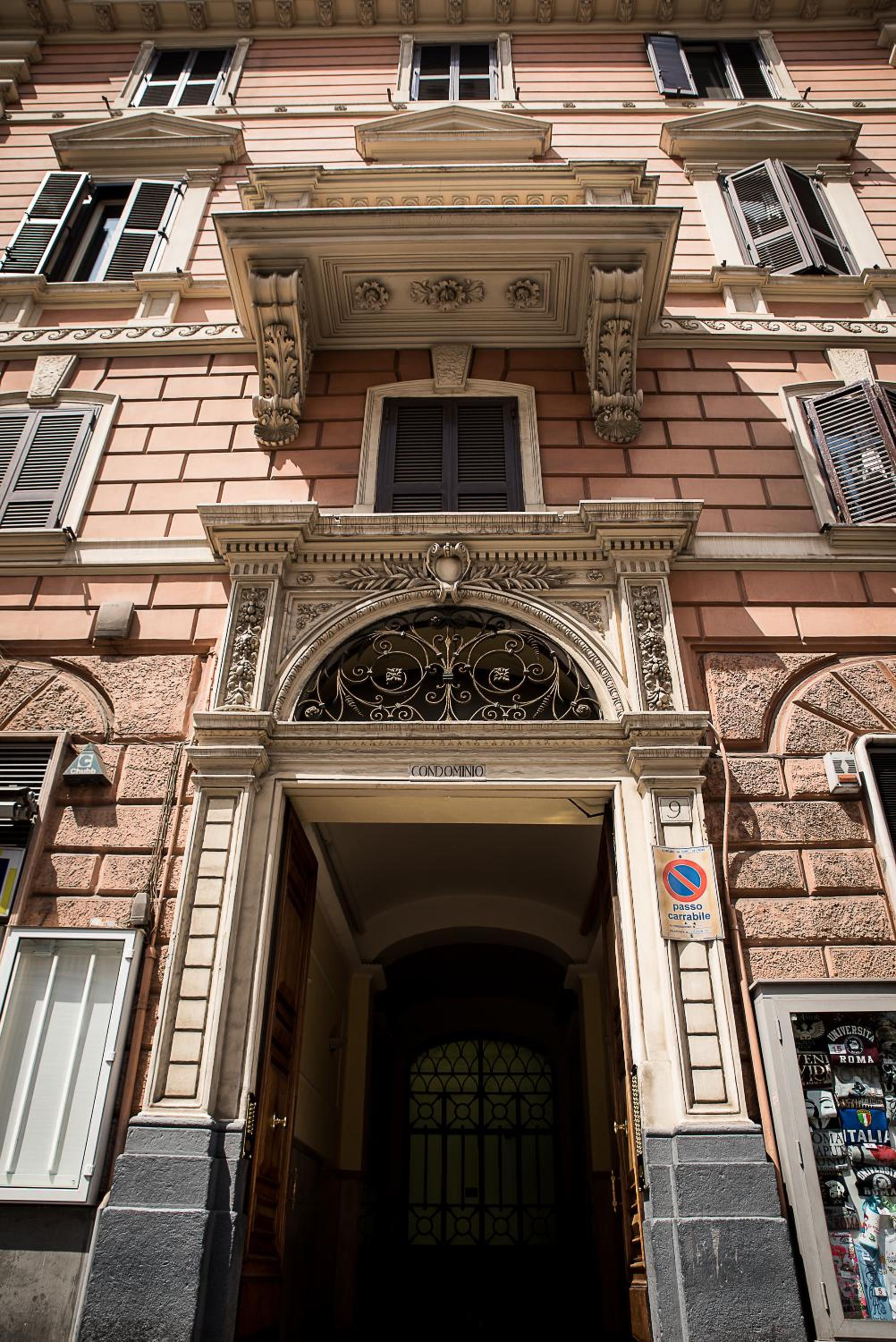 Chat&Chill Vatican Apartment