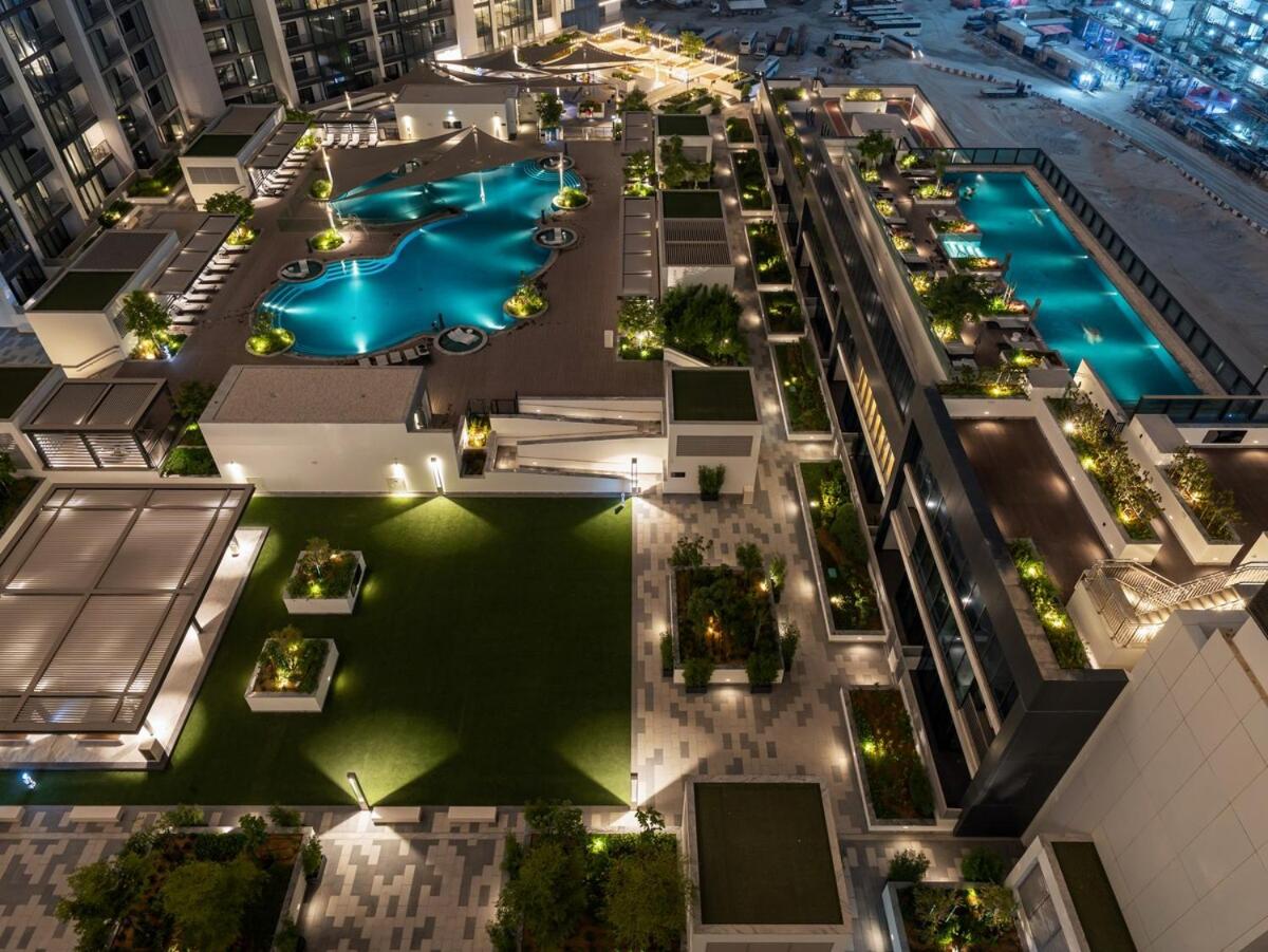 Royal Vista - New Chic & Modern 1BR with 5 Stars Amenities