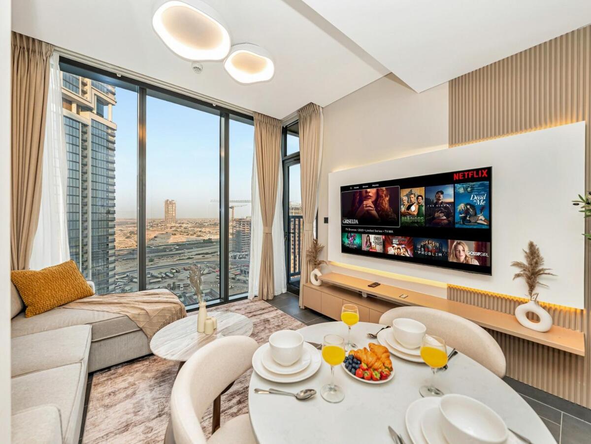 Royal Vista - New Chic & Modern 1BR with 5 Stars Amenities