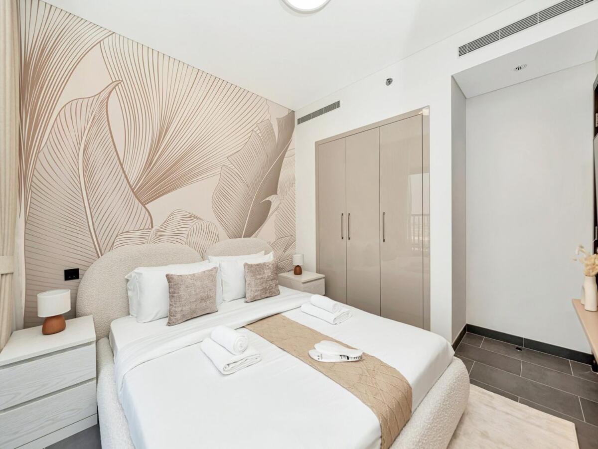 Royal Vista - New Chic & Modern 1BR with 5 Stars Amenities
