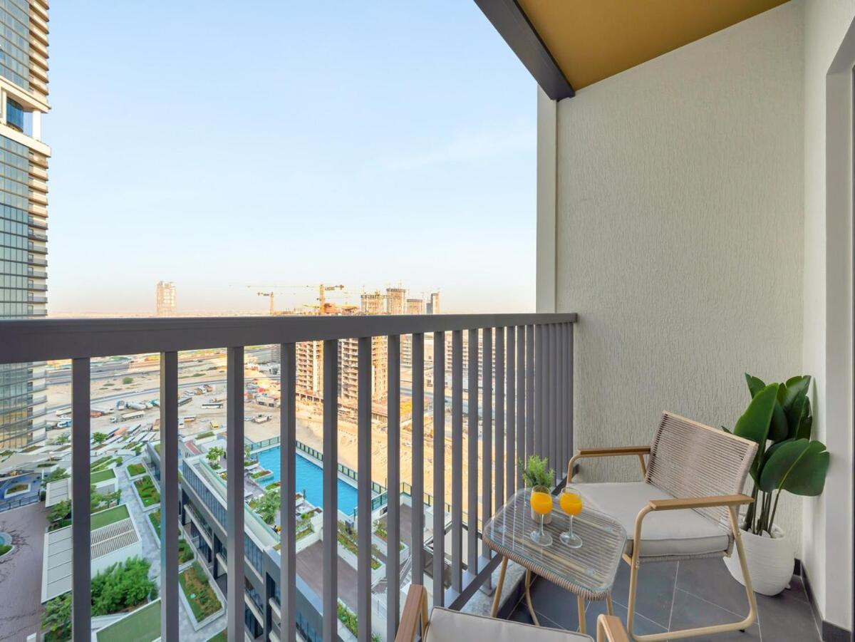 Royal Vista - New Chic & Modern 1BR with 5 Stars Amenities