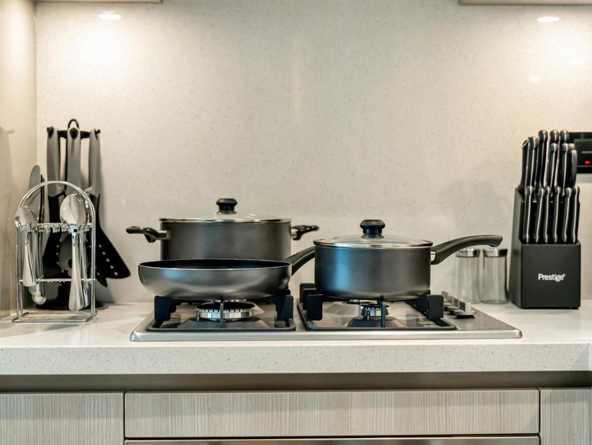 Royal Vista - New Chic & Modern 1BR with 5 Stars Amenities