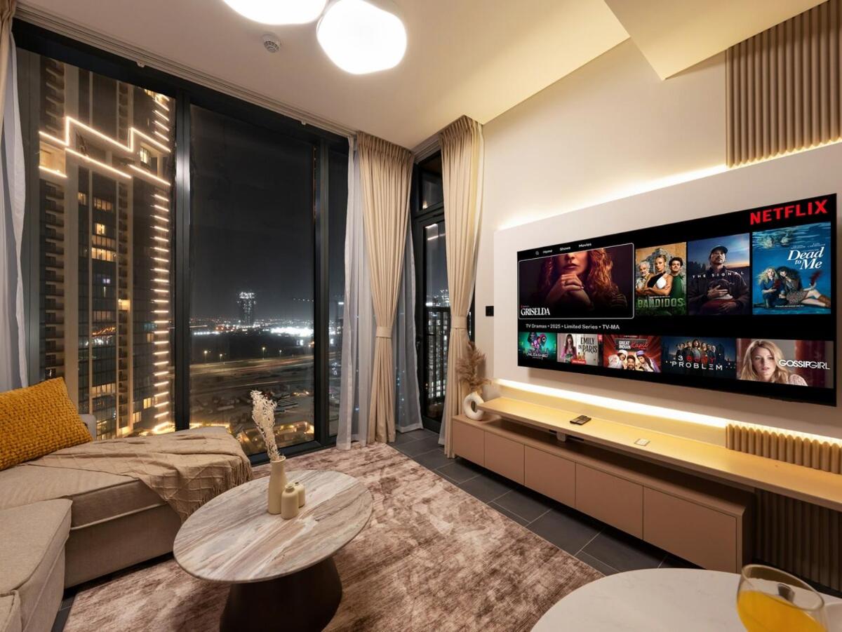 Royal Vista - New Chic & Modern 1BR with 5 Stars Amenities