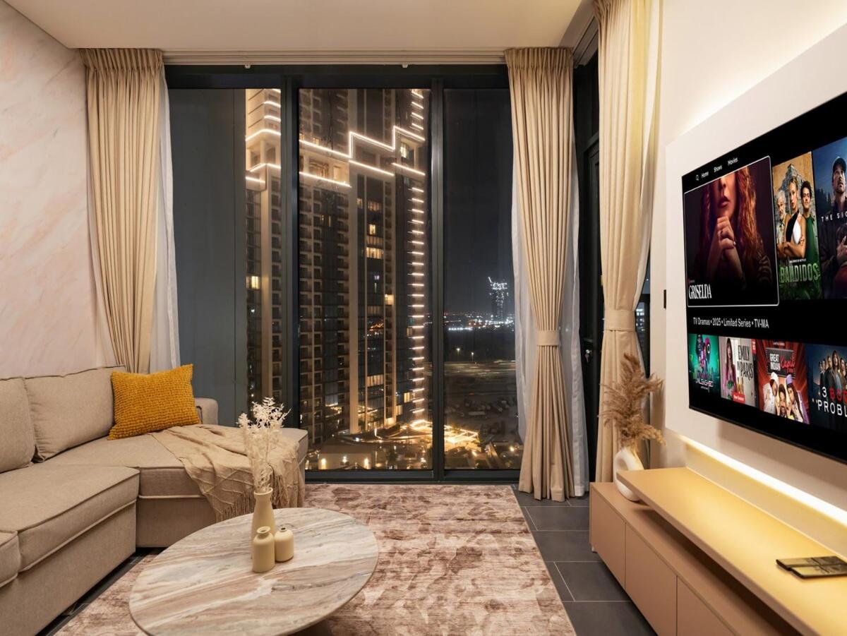 Royal Vista - New Chic & Modern 1BR with 5 Stars Amenities