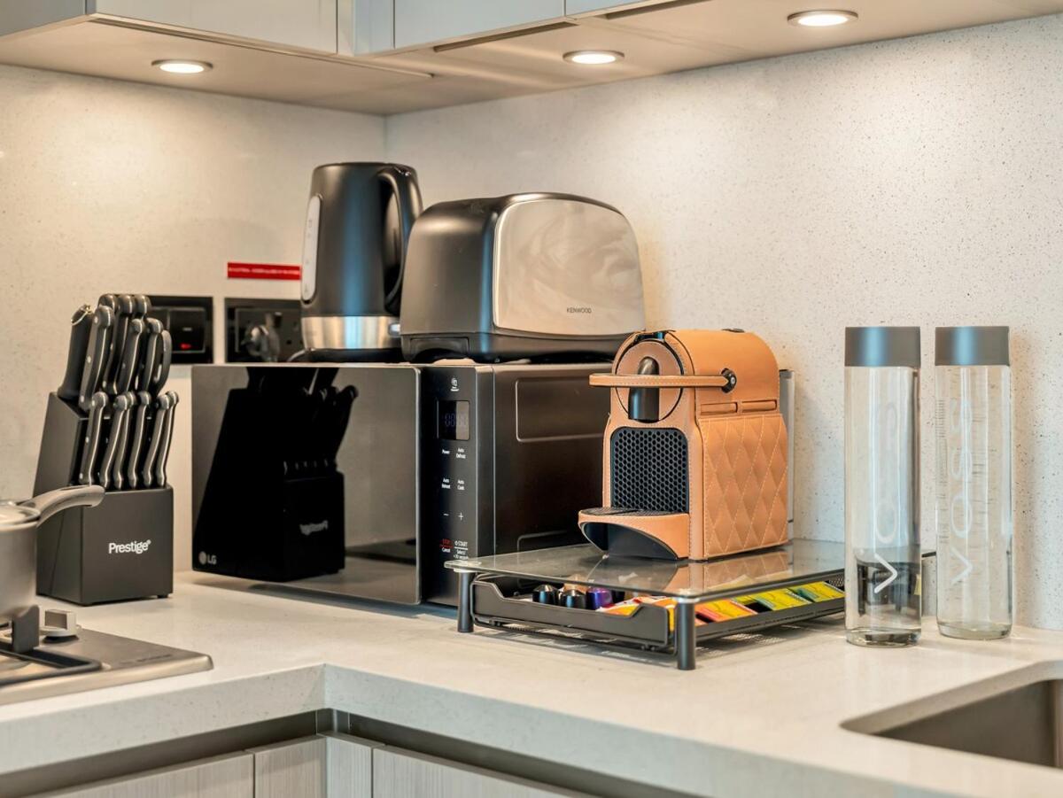 Royal Vista - New Chic & Modern 1BR with 5 Stars Amenities
