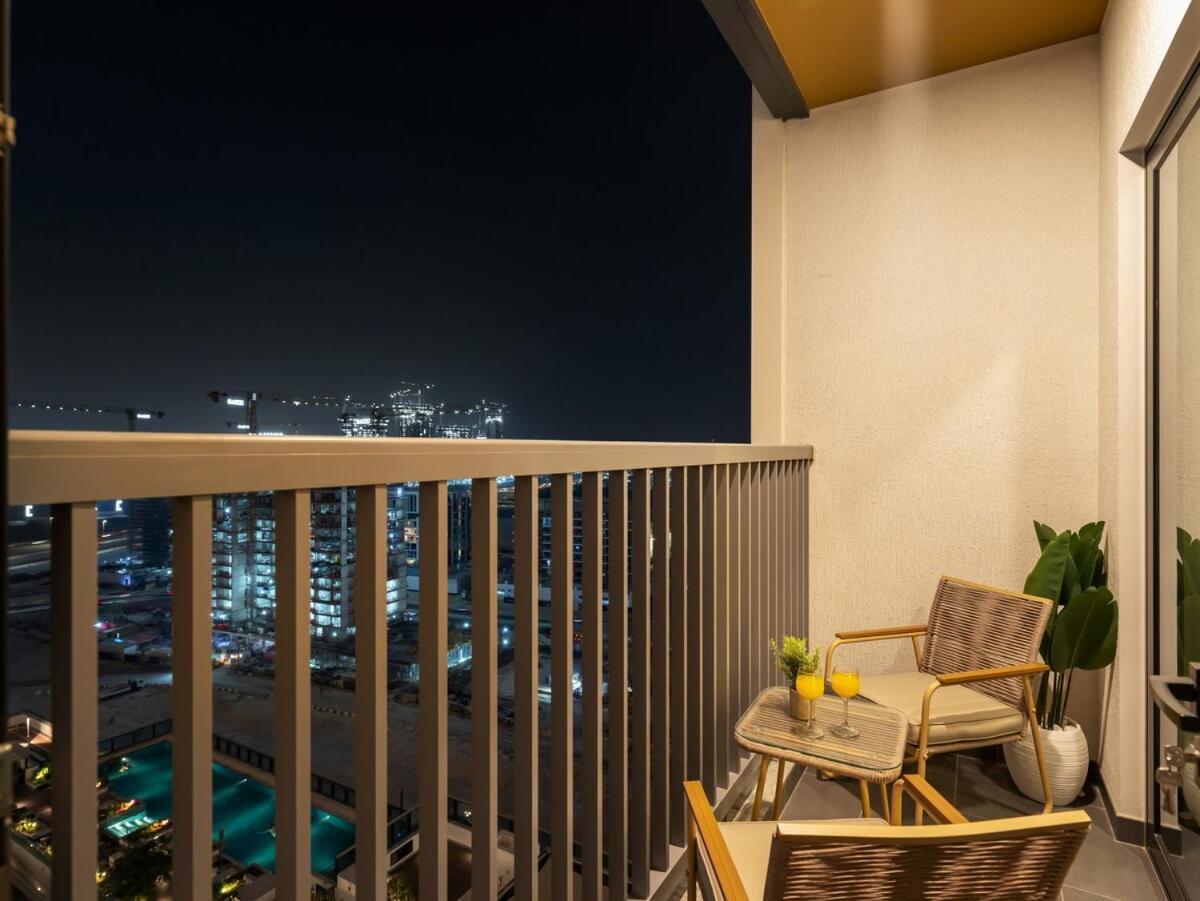 Royal Vista - New Chic & Modern 1BR with 5 Stars Amenities