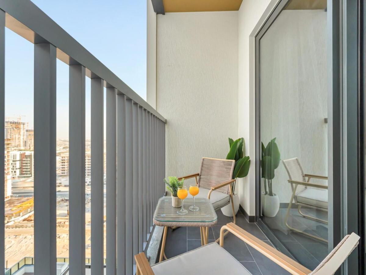 Royal Vista - New Chic & Modern 1BR with 5 Stars Amenities