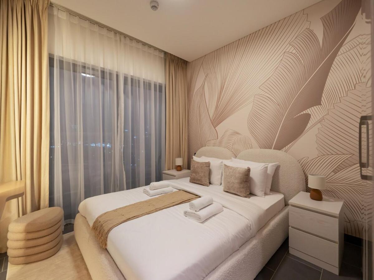 Royal Vista - New Chic & Modern 1BR with 5 Stars Amenities