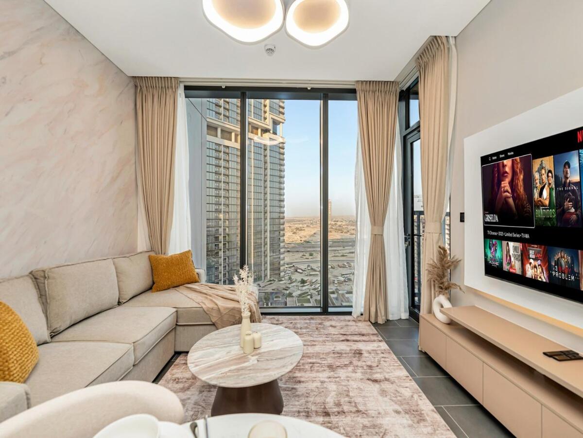 Royal Vista - New Chic & Modern 1BR with 5 Stars Amenities