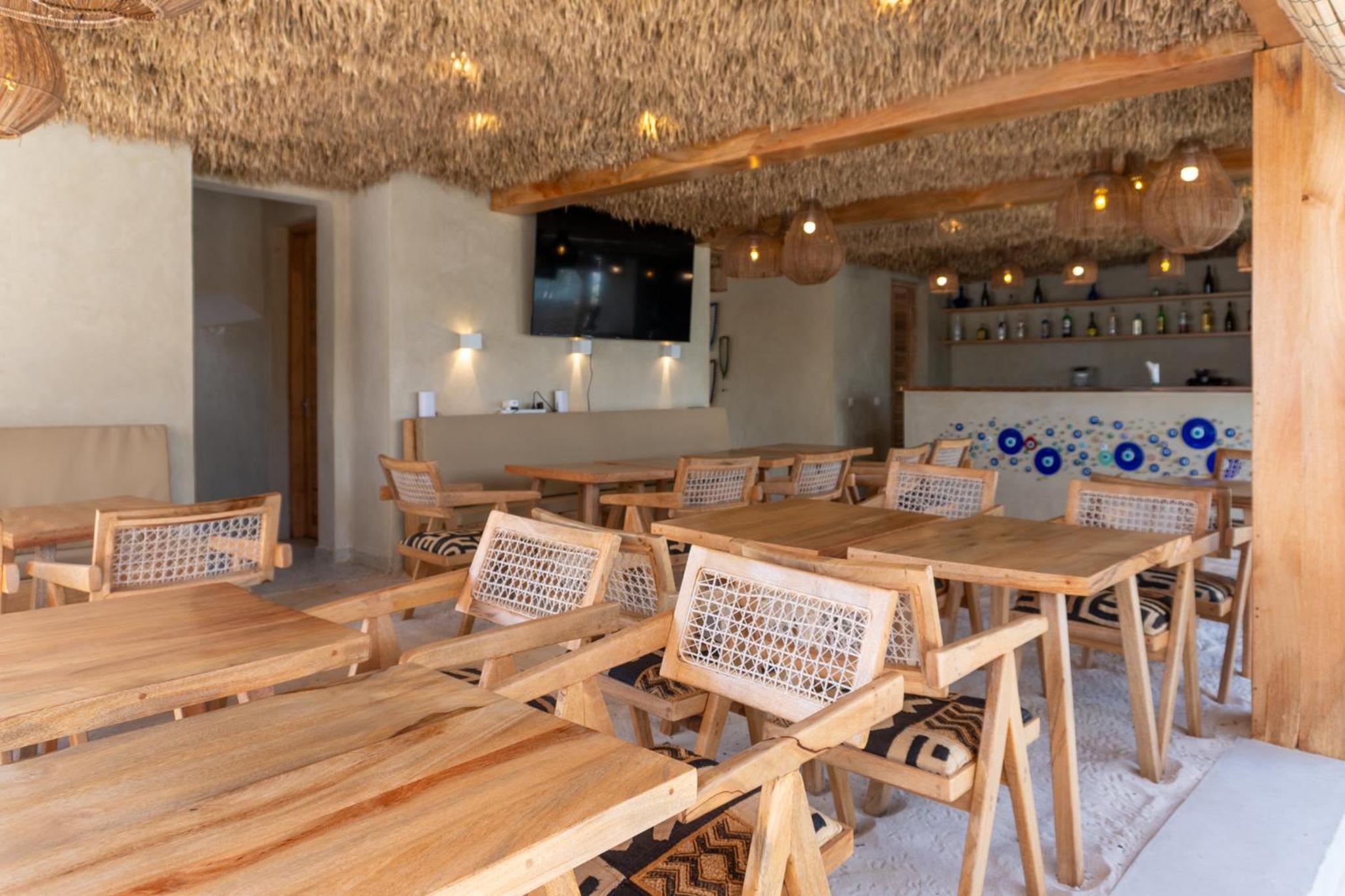 MAKU Oasis Villas and Studios